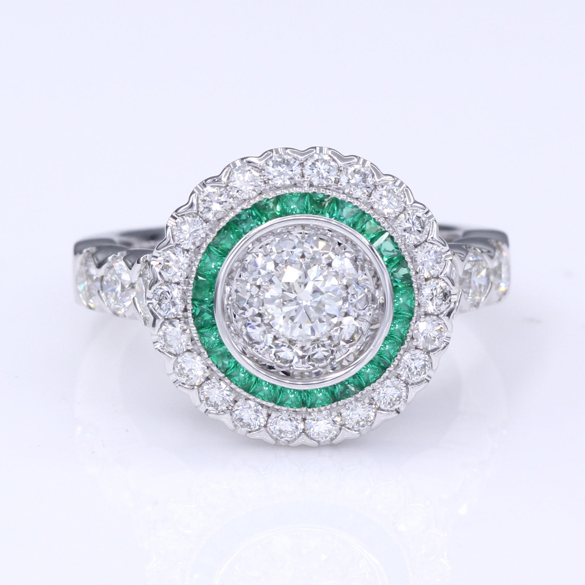 Art Deco Style Ring 18 Karat White Gold Diamonds and Green Emerald Art Deco Ring For Sale 4