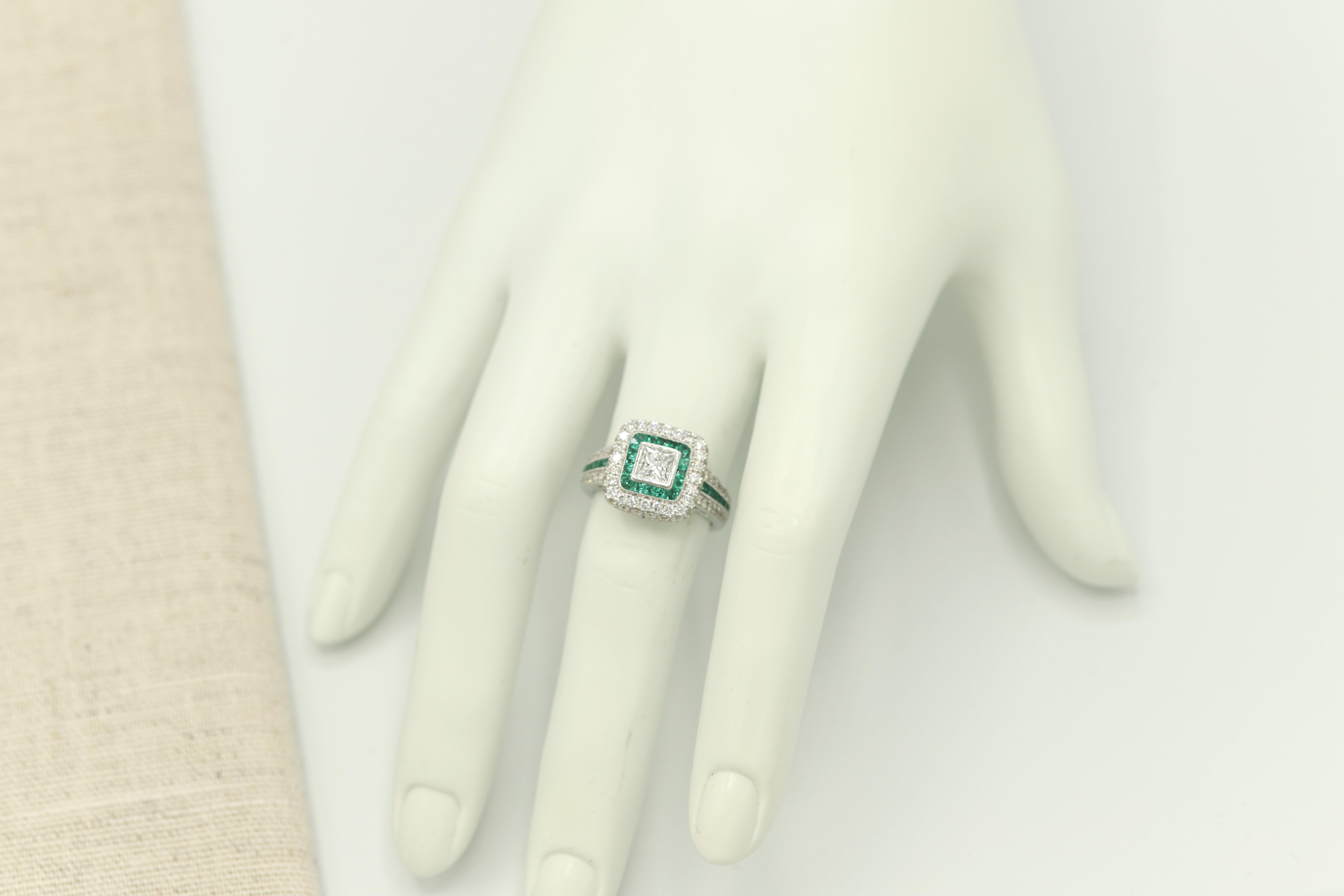 Art Deco Style Ring 18 Karat White Gold Diamond Princess Cut and Emeralds For Sale 1