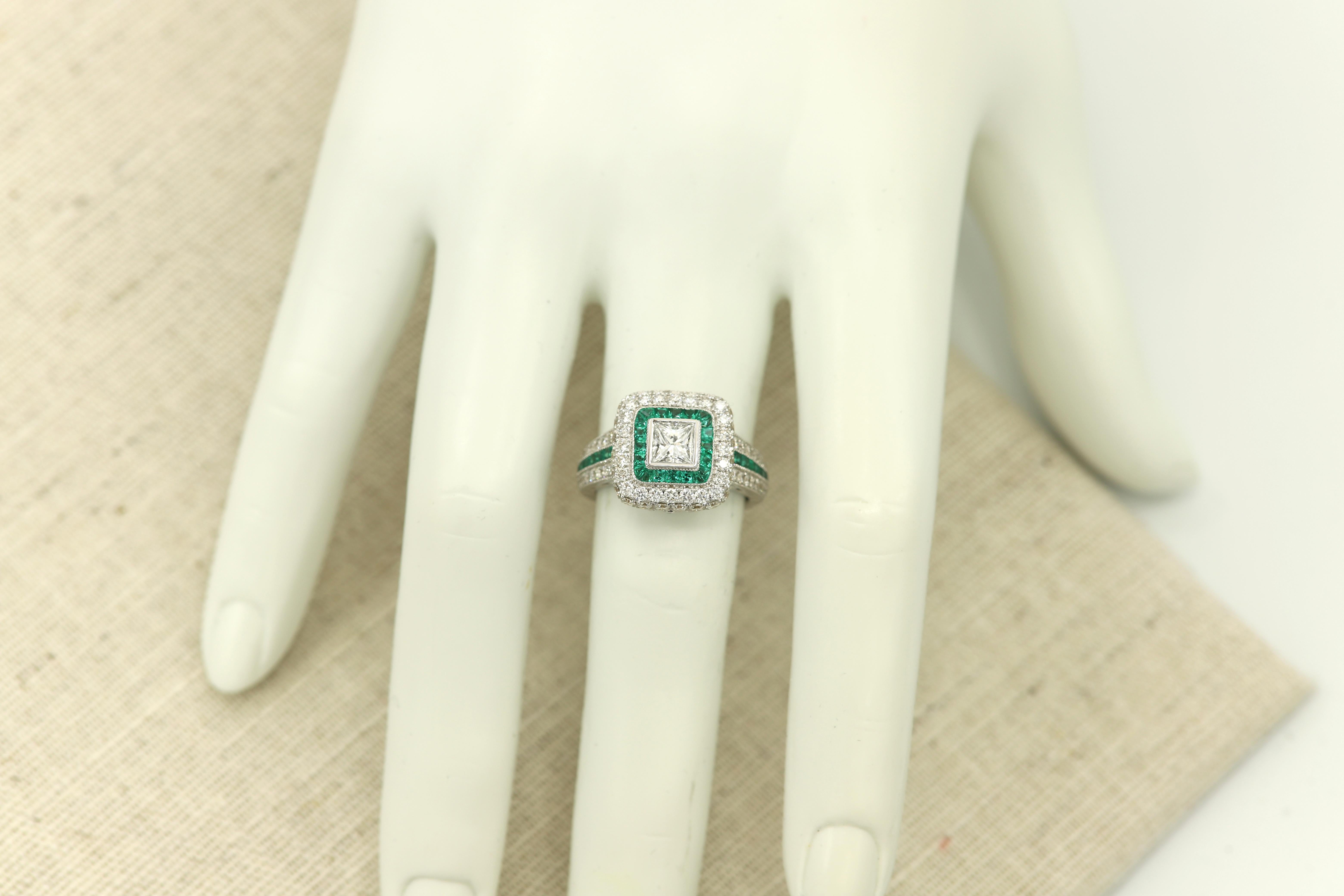 Art Deco Style Ring 18 Karat White Gold Diamond Princess Cut and Emeralds For Sale 3