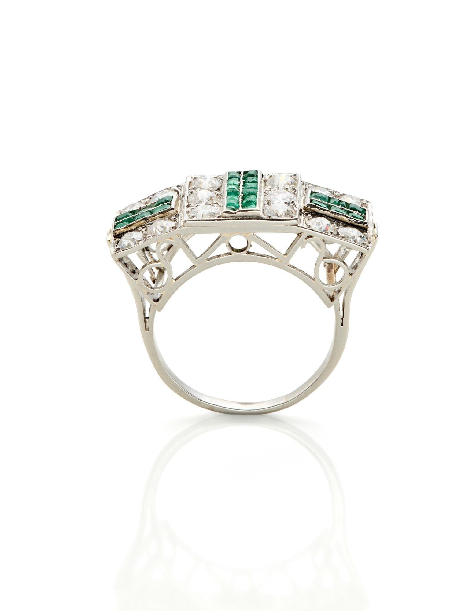 Women's Art deco style ring adorned with 14 pavè set old mine diamonds. For Sale