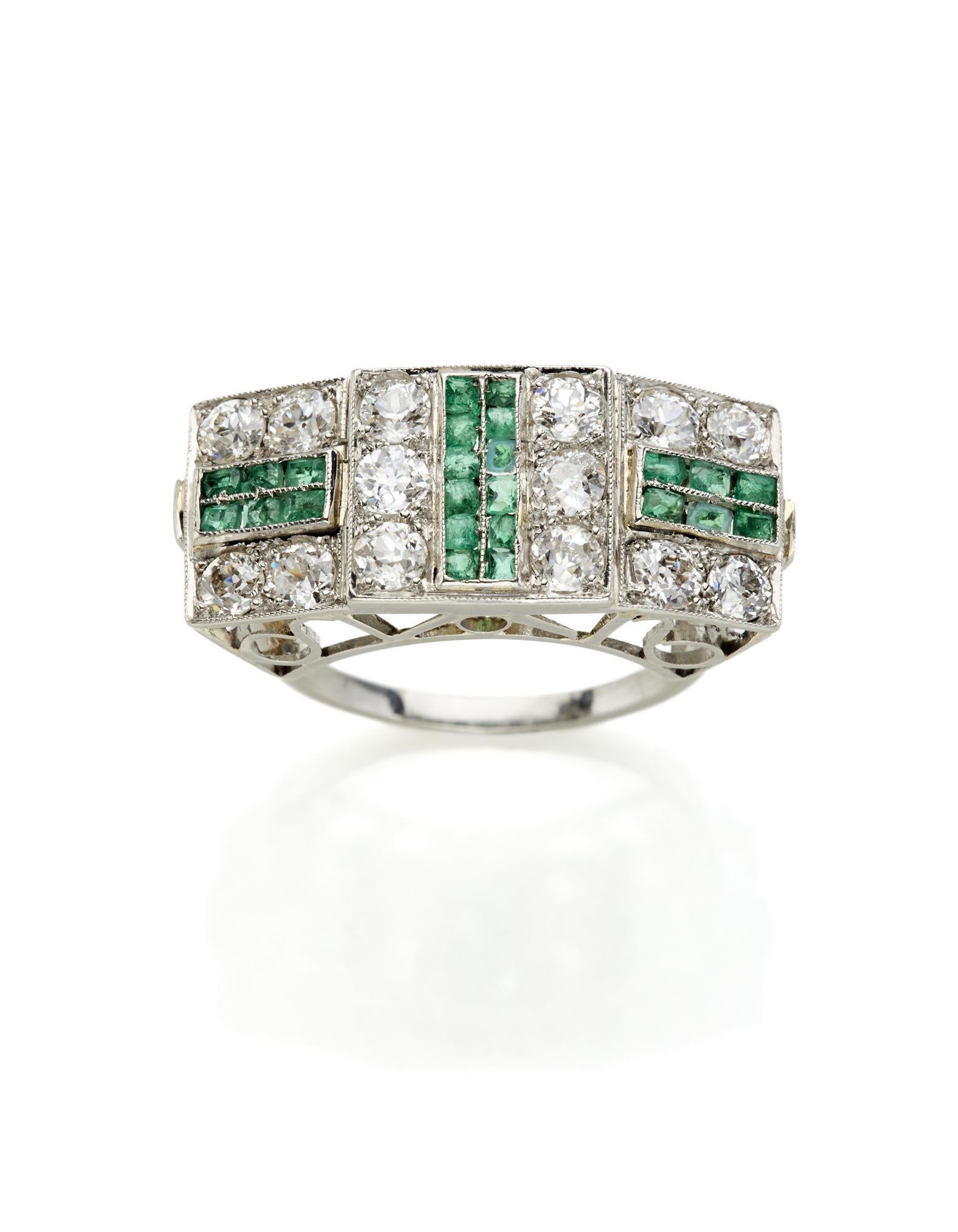 Art deco style ring adorned with 14 pavè set old mine diamonds. For Sale 1