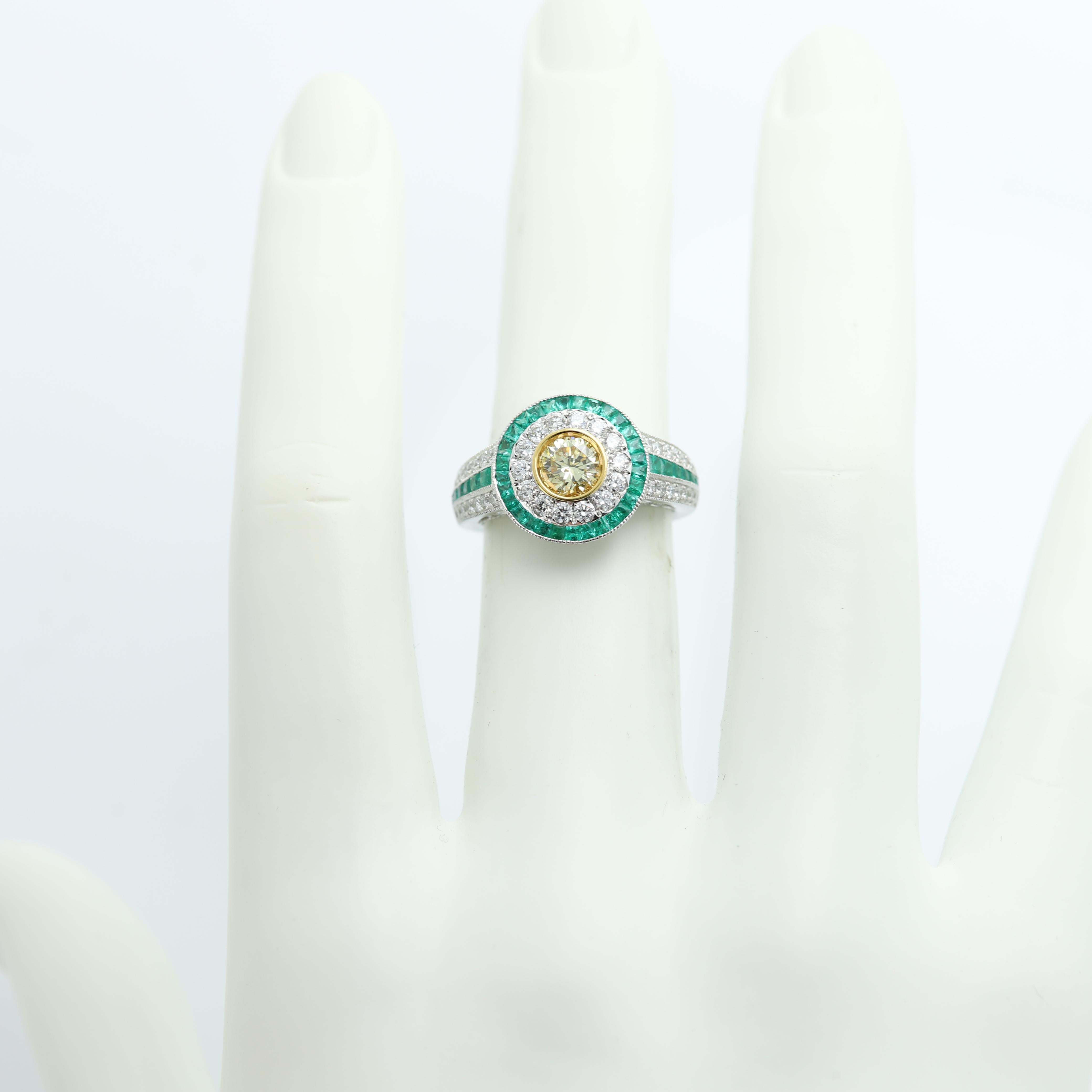 Art Deco Style Ring Emerald and Diamonds 18 Karat White Gold and Yellow Diamond For Sale 2