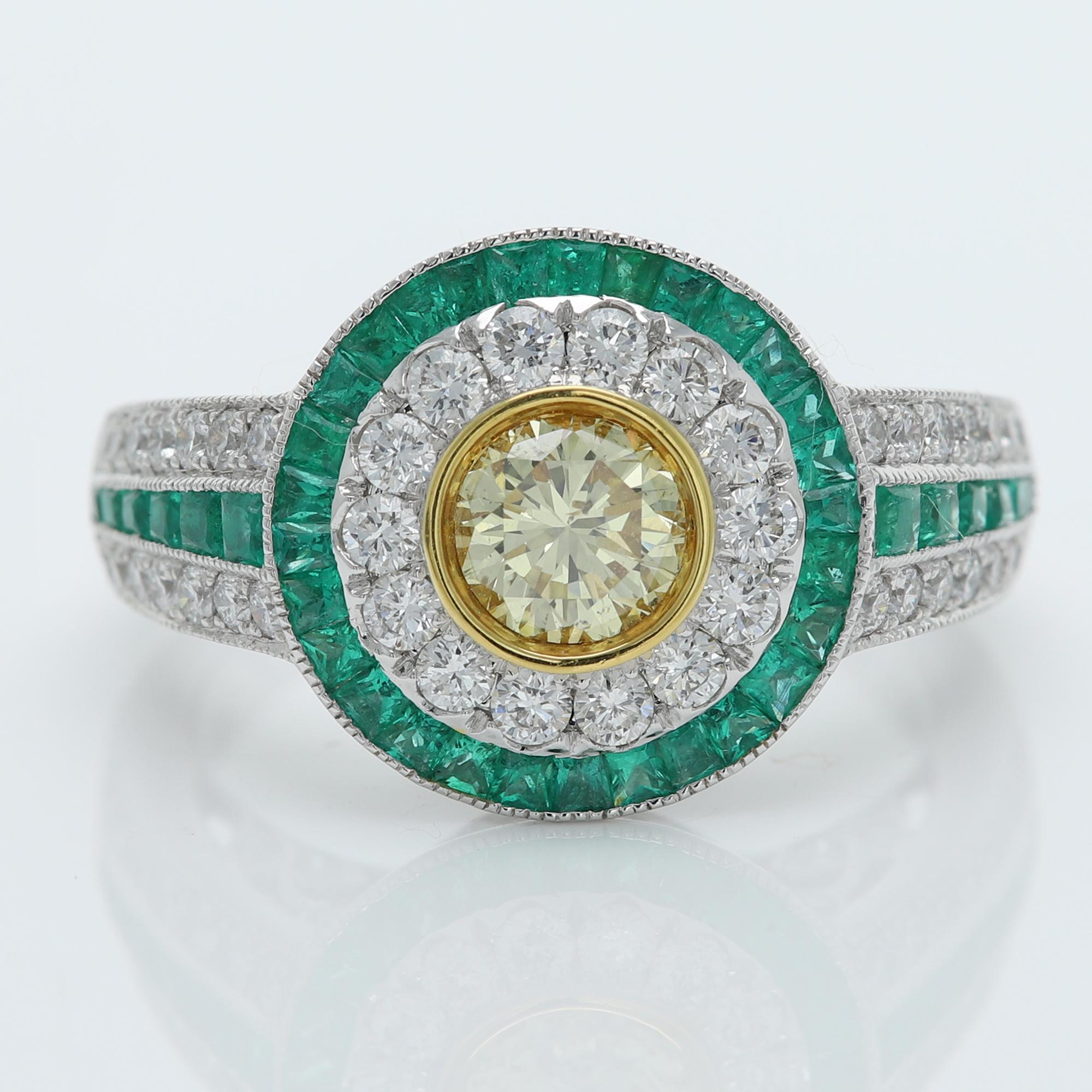 Art Deco Style Ring Emerald and Diamonds 18 Karat White Gold and Yellow Diamond For Sale 3