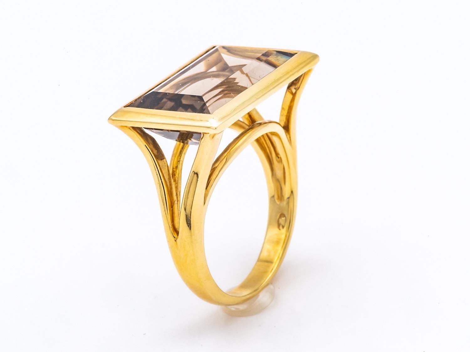 Women's Art Deco Style Ring in 18K Yellow Gold Set with an Emerald Size Smoked Quartz