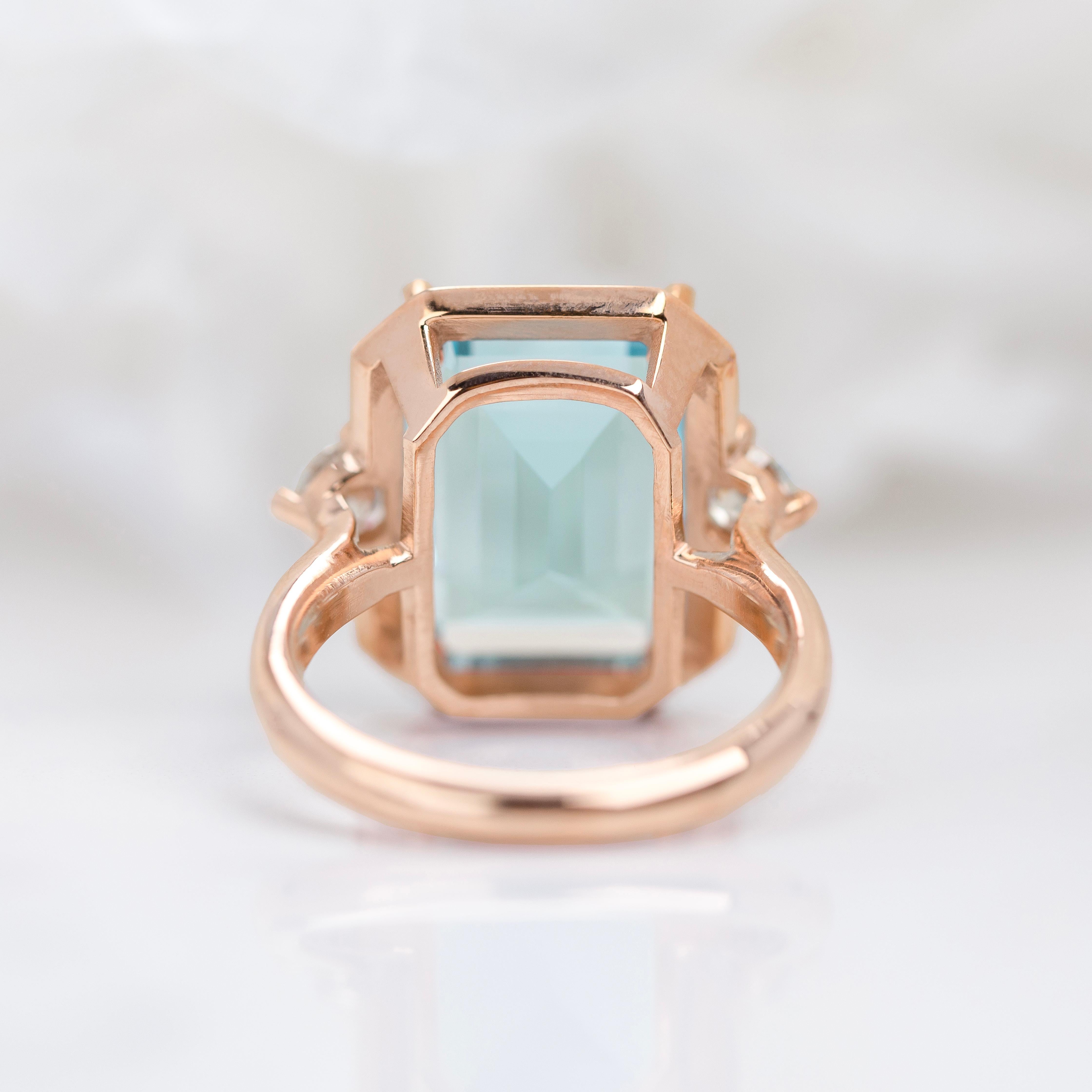 Taille émeraude Art Deco Style Ring, Sky Topaz and Moissanite Stone Ring, 14K Gold Ring en vente