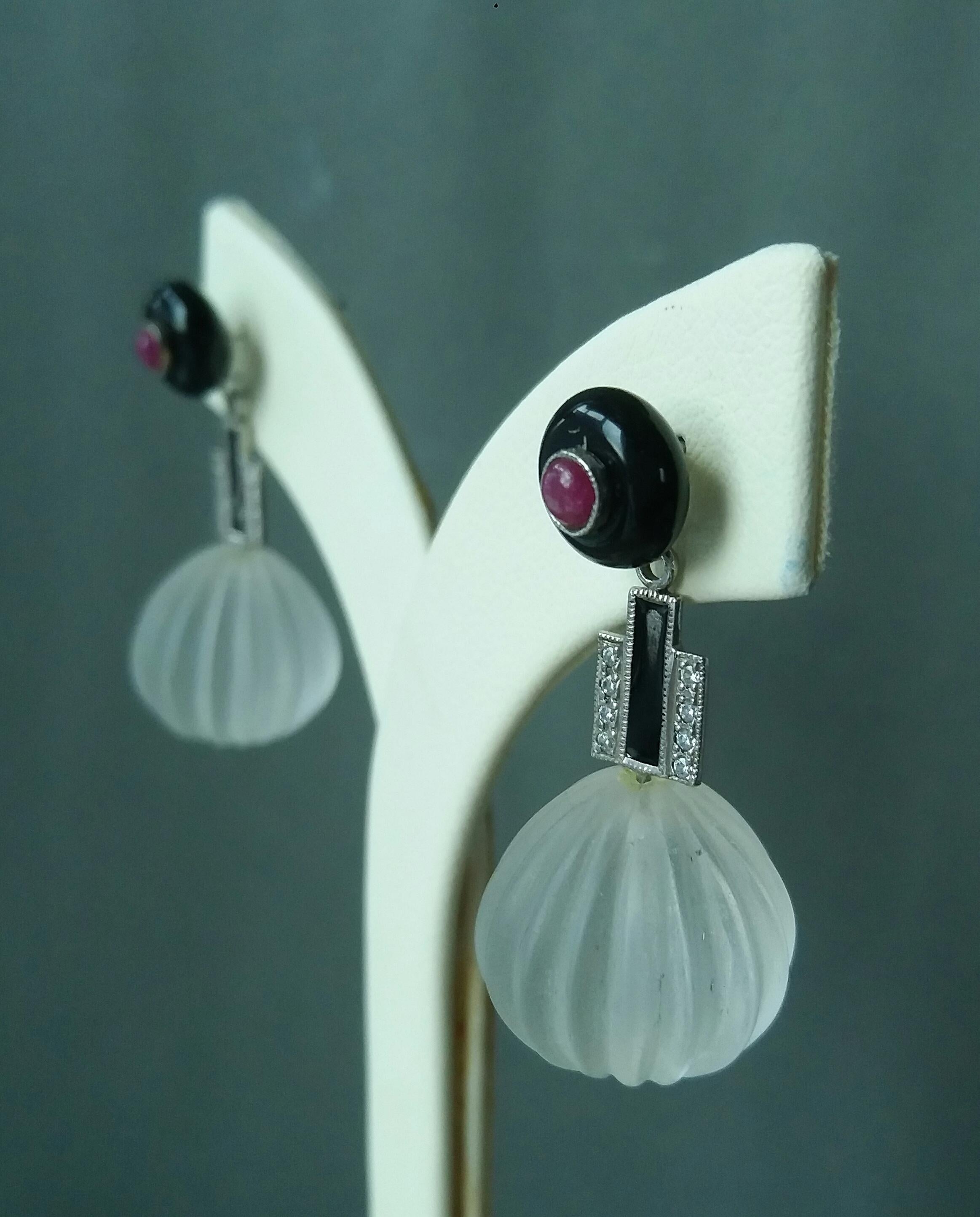 Boucles d'oreilles de style Art déco en cristal de roche, onyx noir, rubis, or, diamants et émail en vente 2