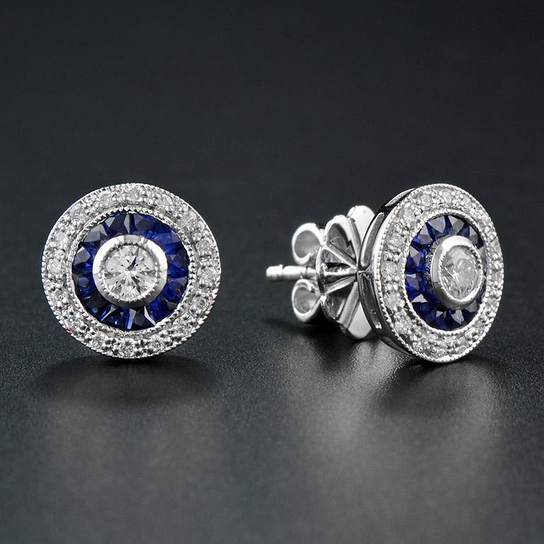 Art Deco Style Round Cut Diamond with Sapphire Stud Earrings in 18K Gold In New Condition For Sale In Bangkok, TH