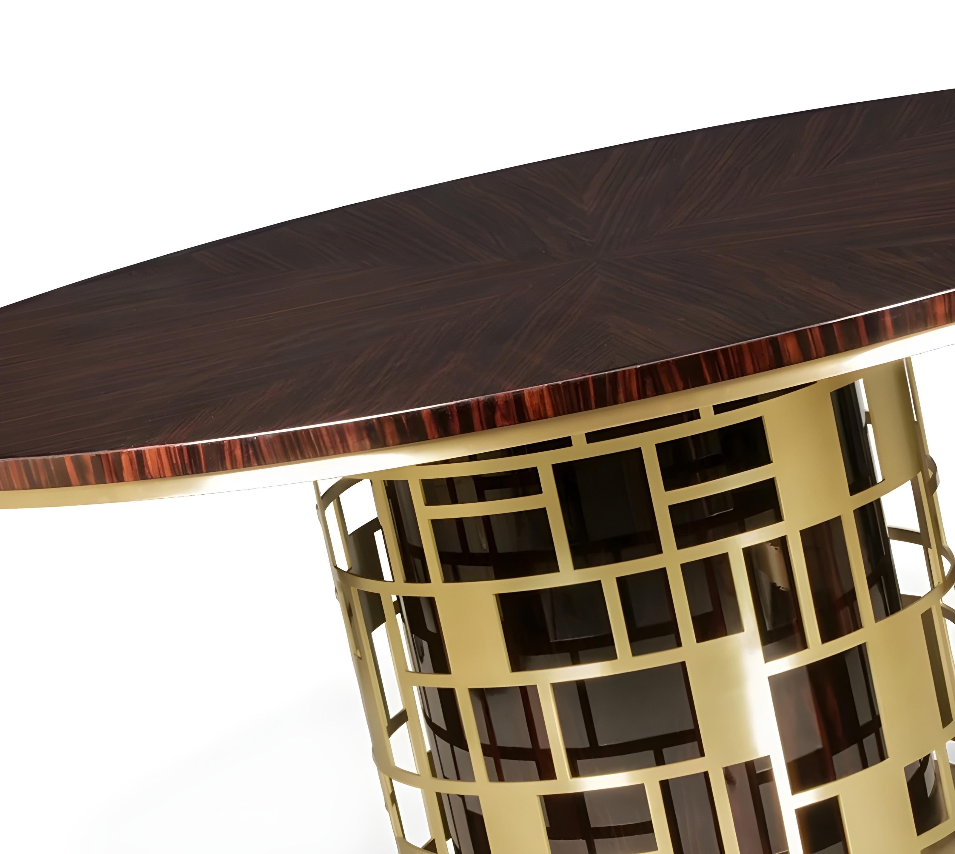 Laiton Table de salle à manger ronde personnalisable avec plateau en ébène et détails en laiton brossé en vente