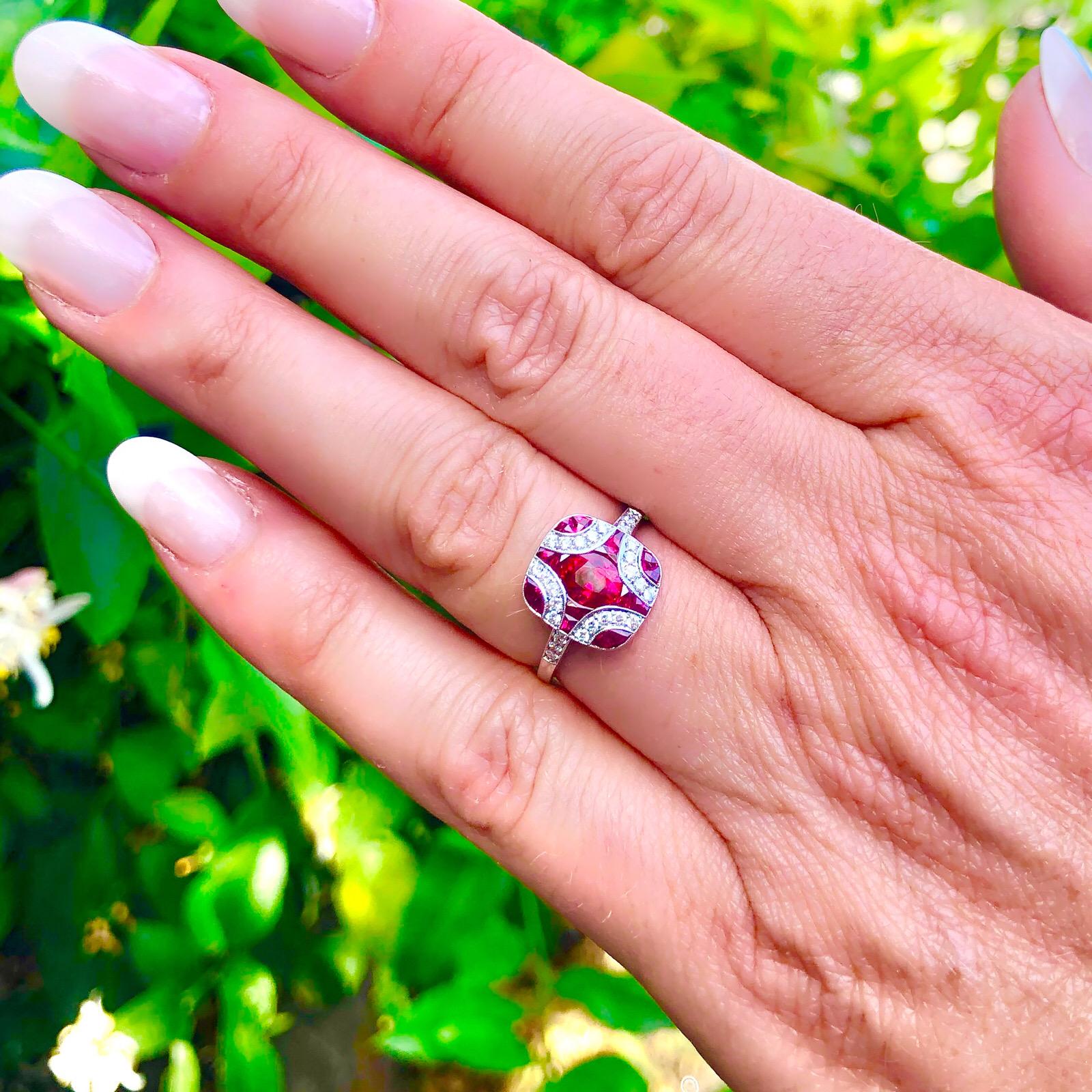 Art Deco Style Ruby and Diamond Platinum Ring In New Condition In San Francisco, CA