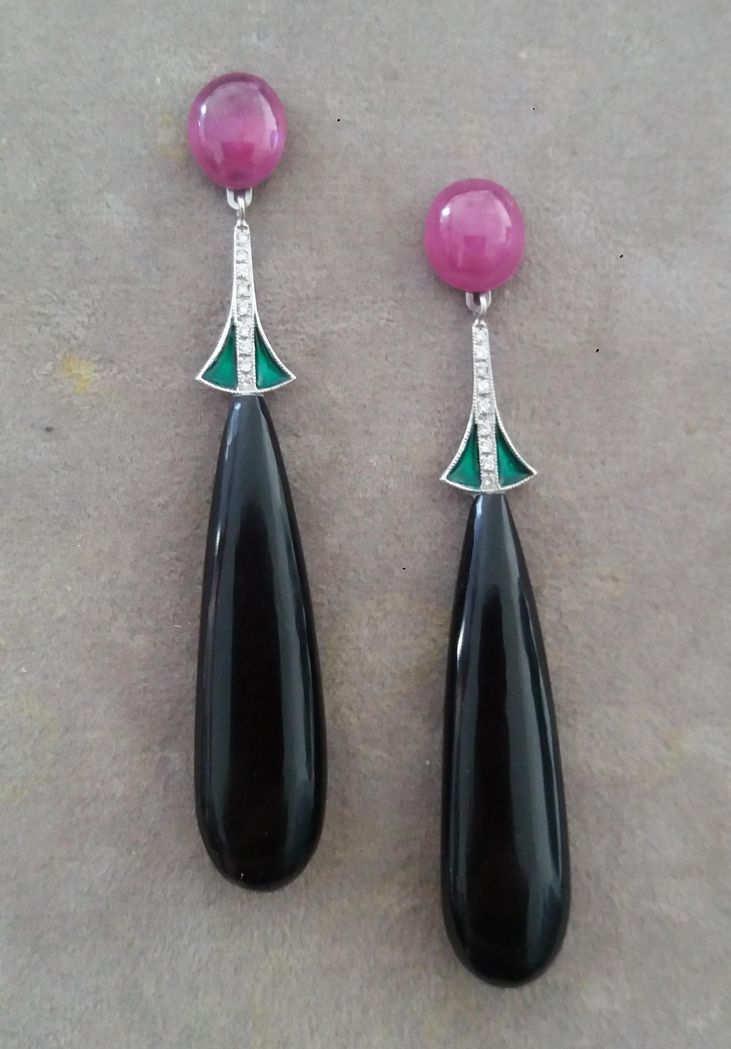Art Déco Orecchini a goccia in stile Art Deco con rubino cabochon in oro 14k, diamanti, smalto e onice nera in vendita