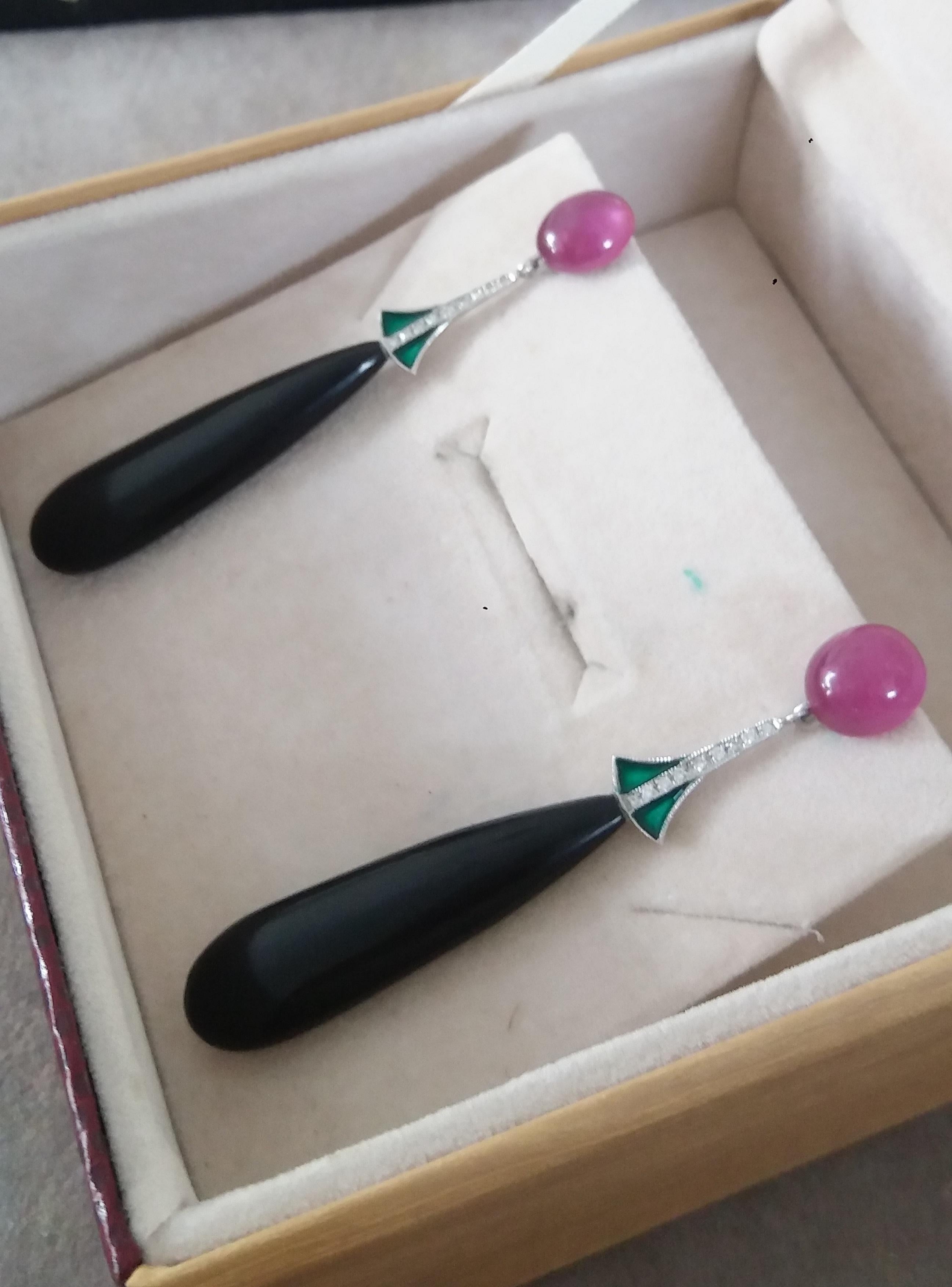 Donna Orecchini a goccia in stile Art Deco con rubino cabochon in oro 14k, diamanti, smalto e onice nera in vendita