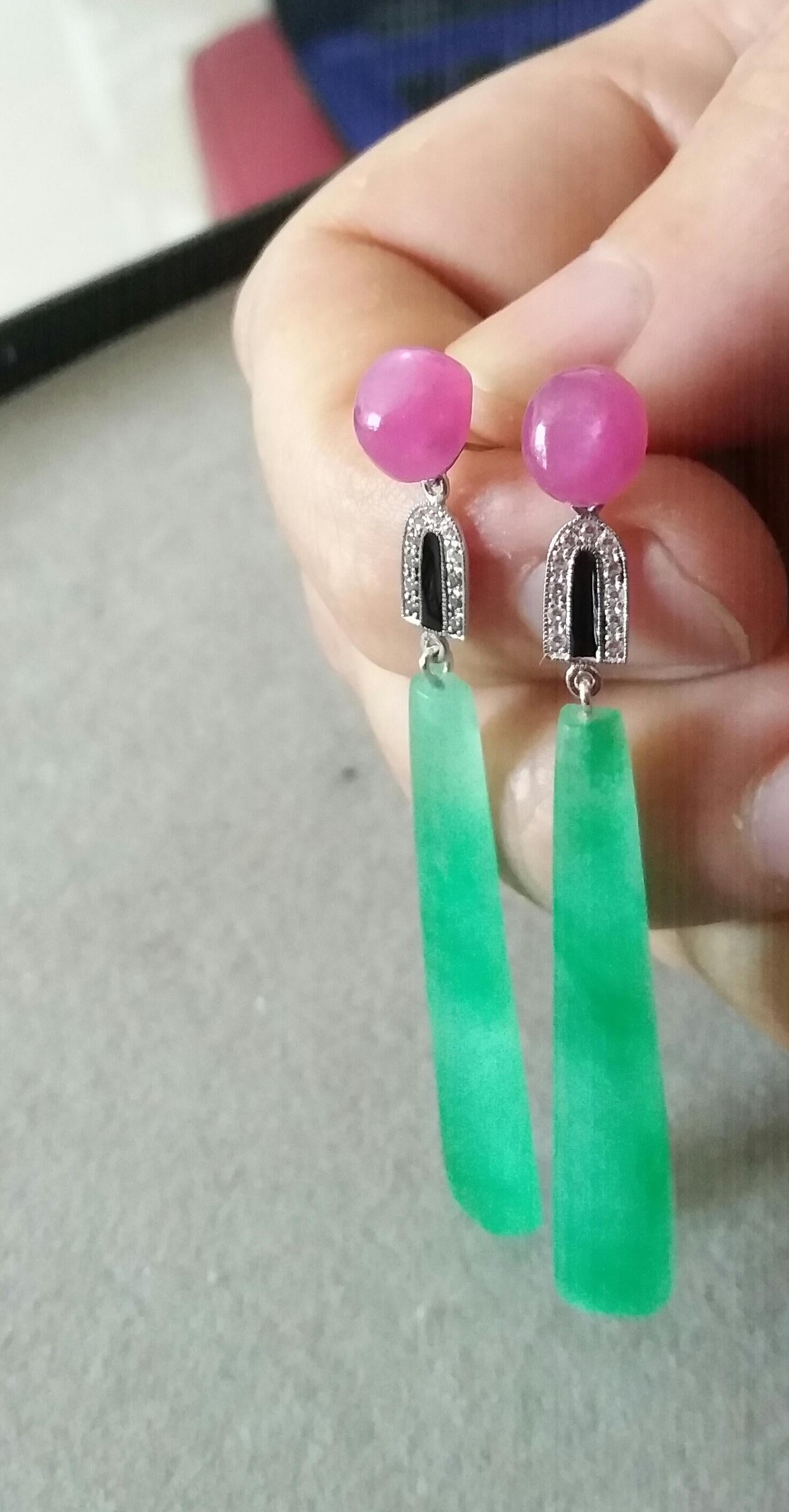 Donna Orecchini di giada a forma di trapezio con cabochon di rubino in oro e diamanti in stile Art Deco in vendita