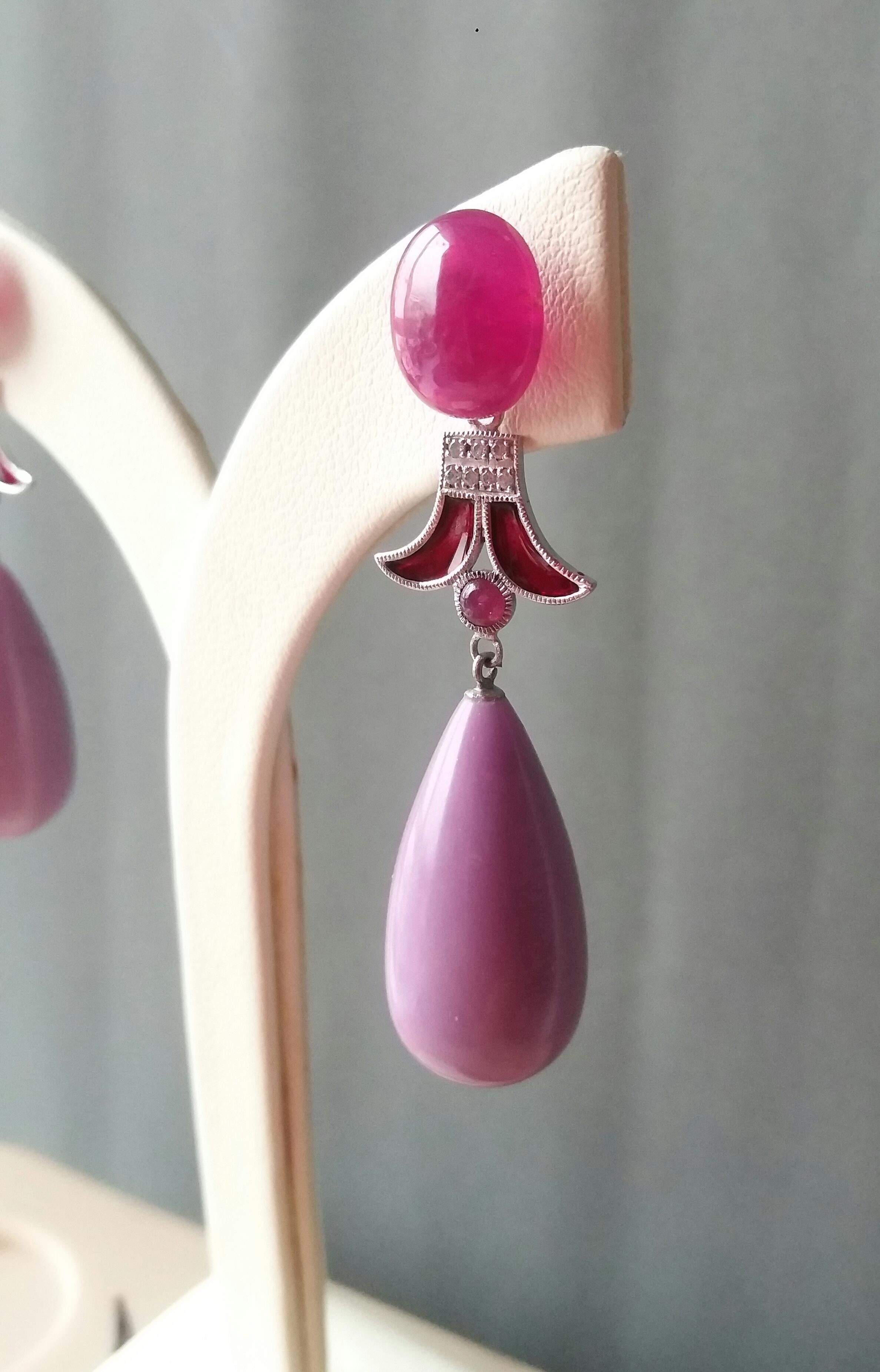 Cabochon Orecchini a pendente in oro 14K con diamanti e smalto rosso in stile Art Déco con rubino e fosfosiderite in vendita