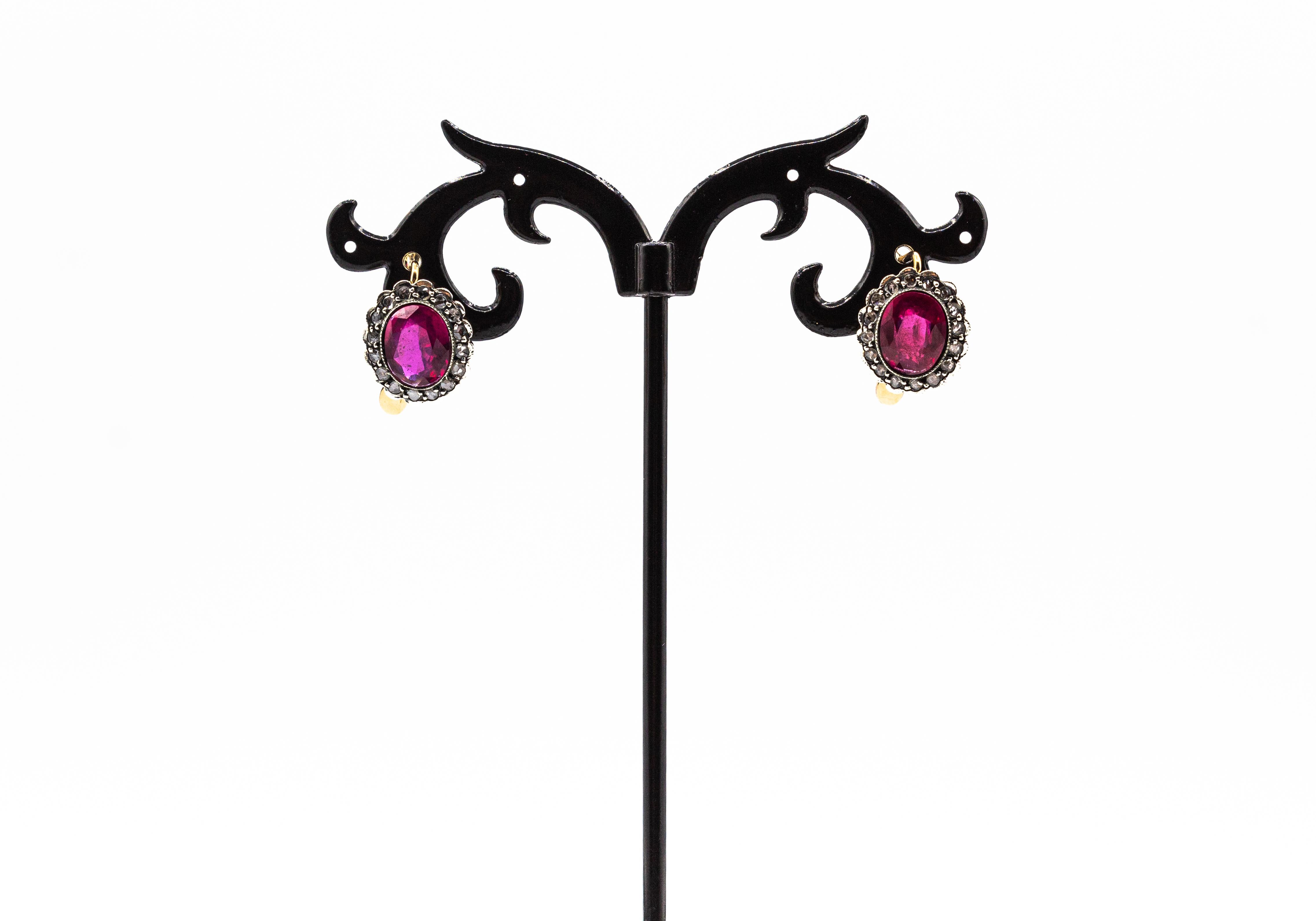 Boucles d'oreilles à levier de style Art déco en or jaune avec rubis et diamants blancs taille rose Unisexe en vente