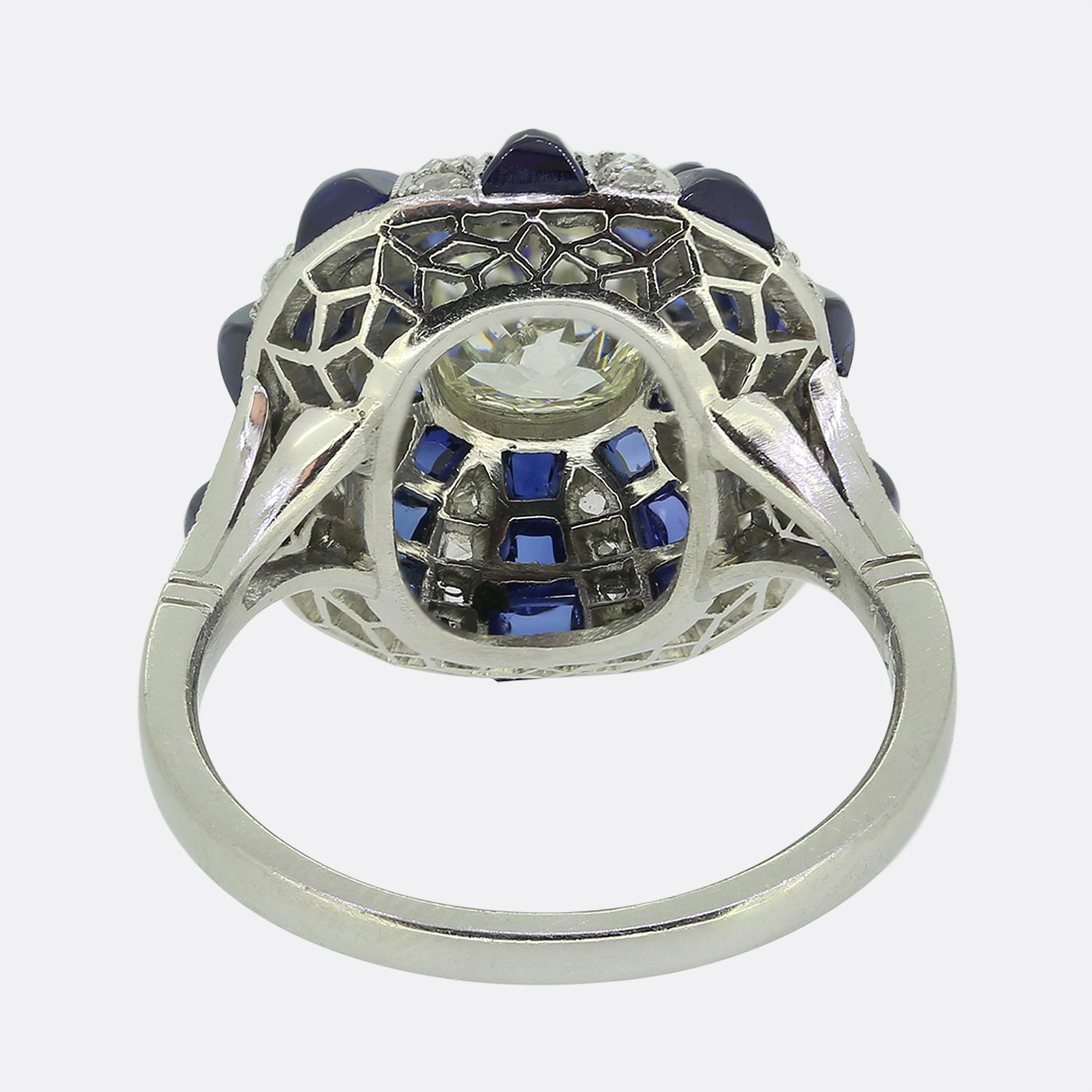 Art Déco Anello con zaffiro e diamanti a grappolo in stile Art Deco in vendita
