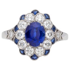 Ring im Art déco-Stil mit Saphiren und Diamanten