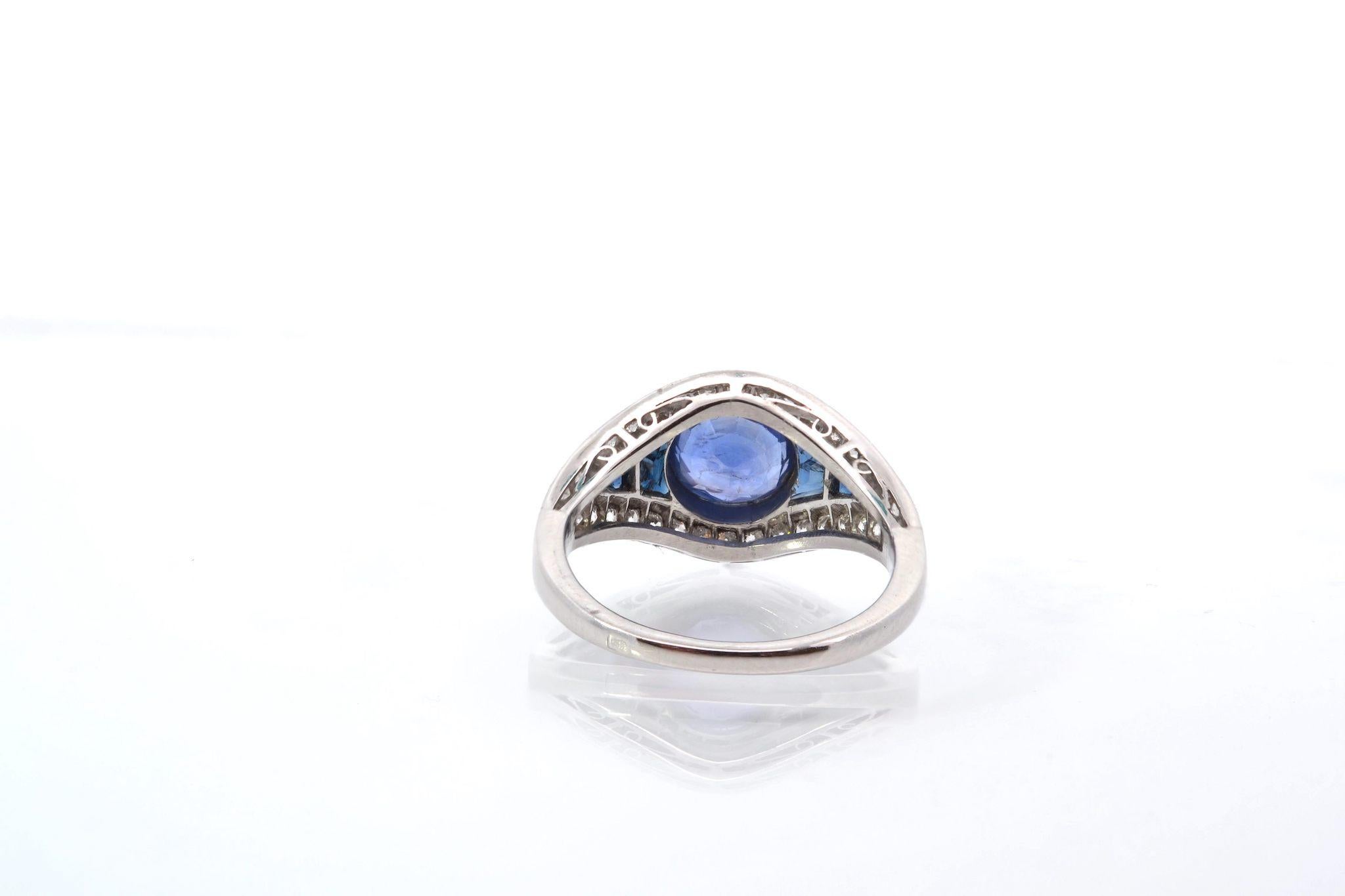 Art deco style sapphire and diamonds ring In Good Condition For Sale In PARIS, FR