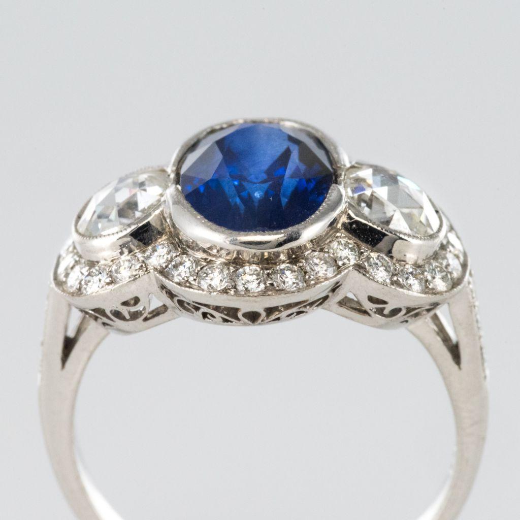 French Art Deco Style 3.22 Carat Sapphire Diamond 18 Karat White Gold Ring In New Condition In Poitiers, FR