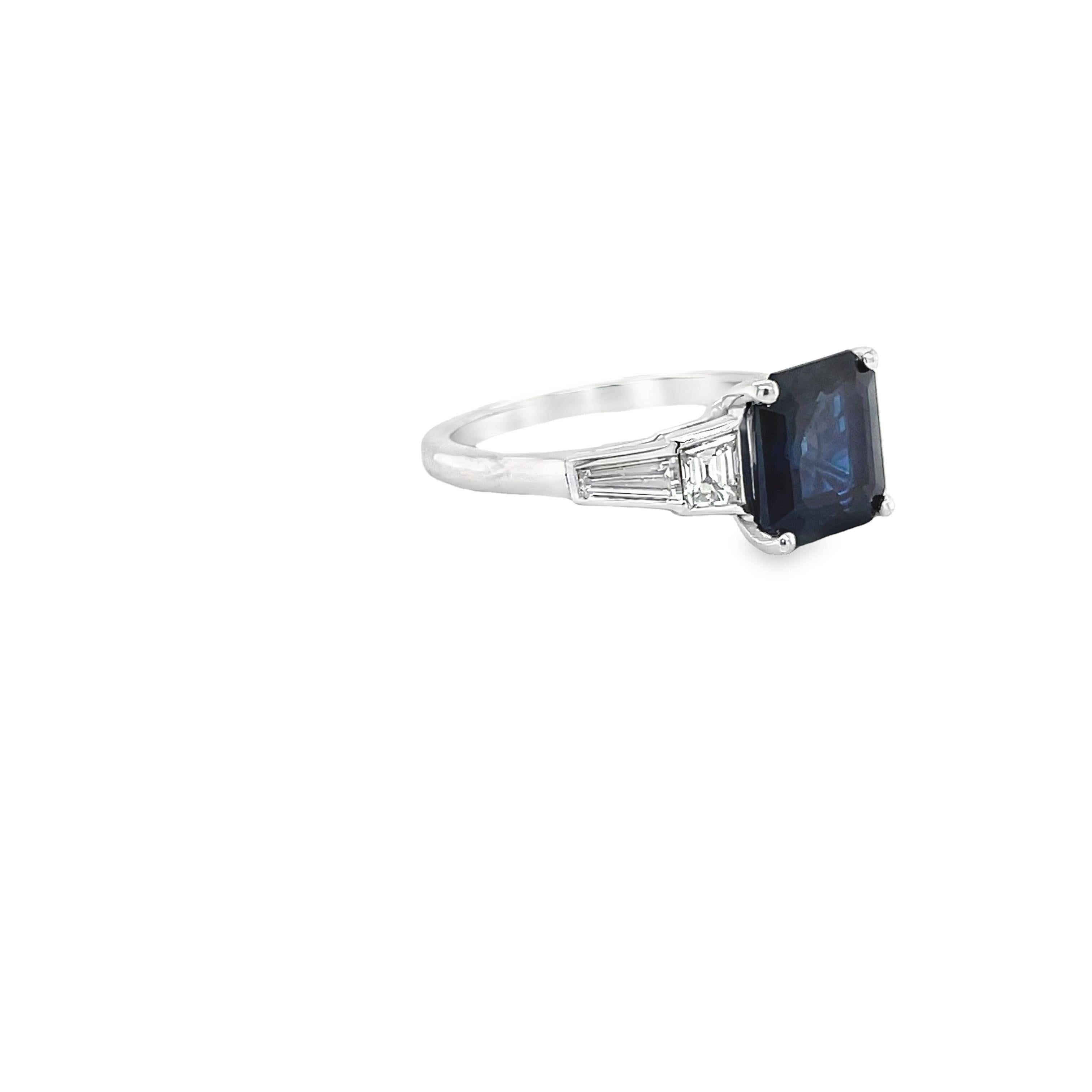 Art Deco Style Sapphire & Diamond Ring in 18K White Gold In New Condition For Sale In New York, NY