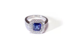 Art Deco style sapphire ring in 18k white gold, pre-owned sapphire wedding ring