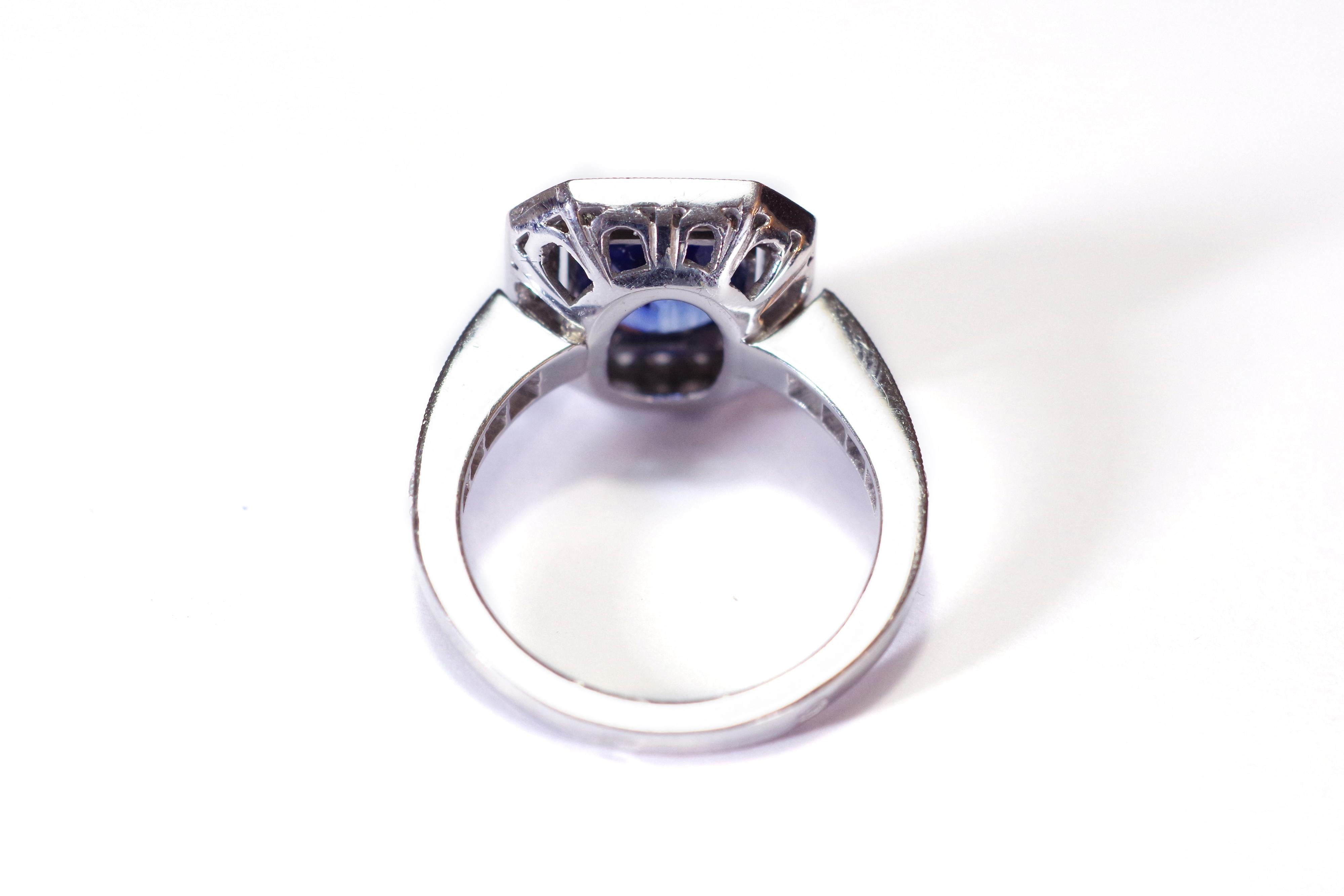Saphir-Ring im Art-Déco-Stil aus 18 Karat Weißgold, Saphir-Ehering aus Vorbesitz (Achteckschliff) im Angebot