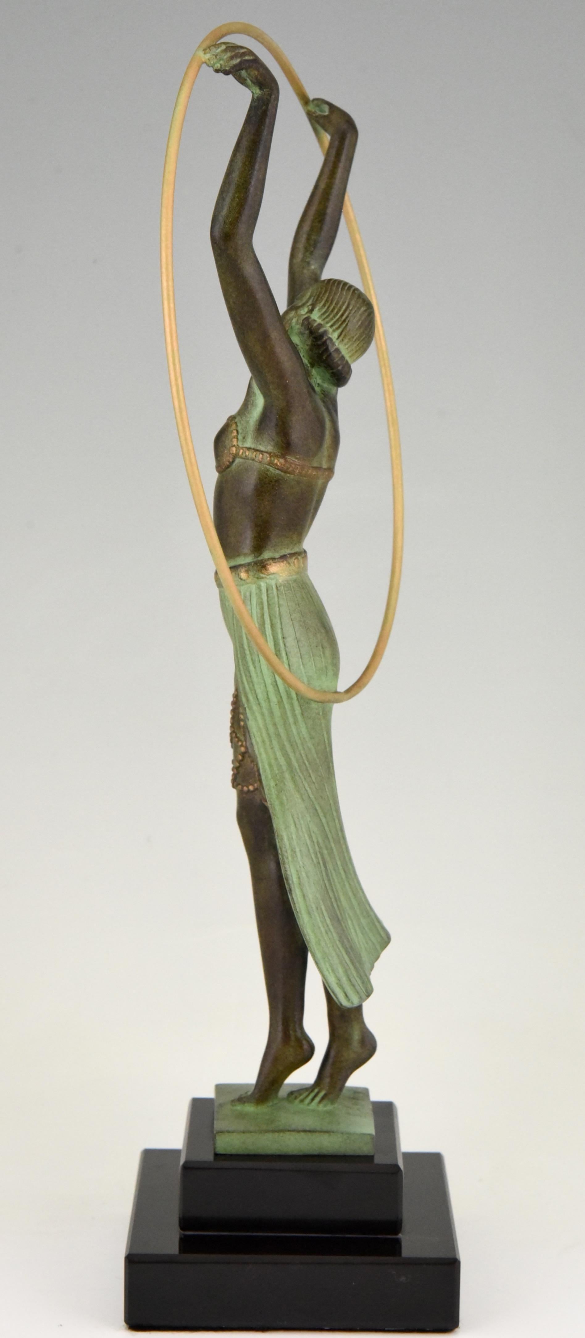 Skulptur im Art-déco-Stil BAYADERE Creolen-Tänzer von Charles für Max Le Verrier (Patiniert) im Angebot