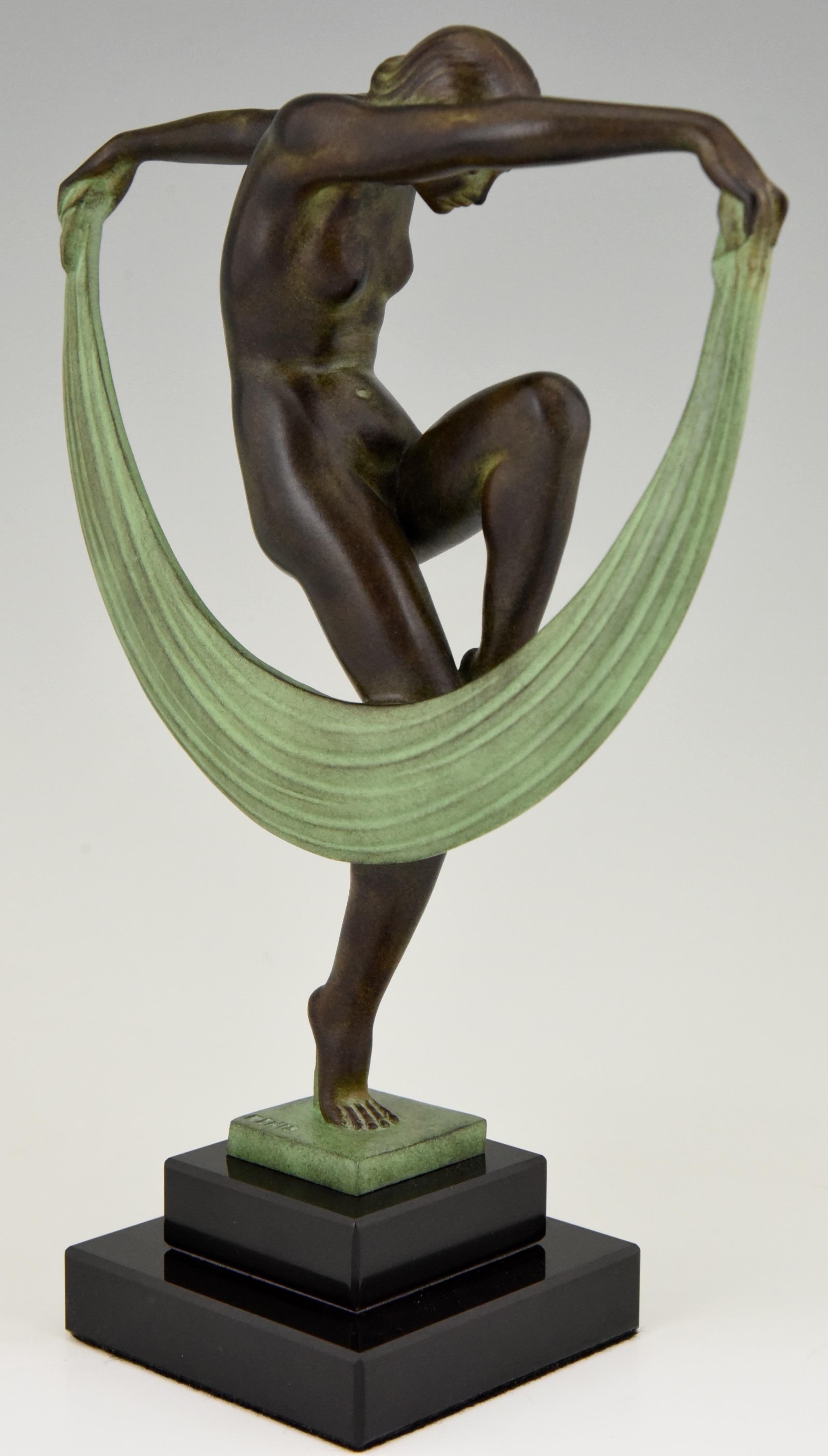 Skulptur im Art-déco-Stil, tanzende nackte Folie im Art-déco-Stil von Denis für Max Le Verrier (Patiniert) im Angebot