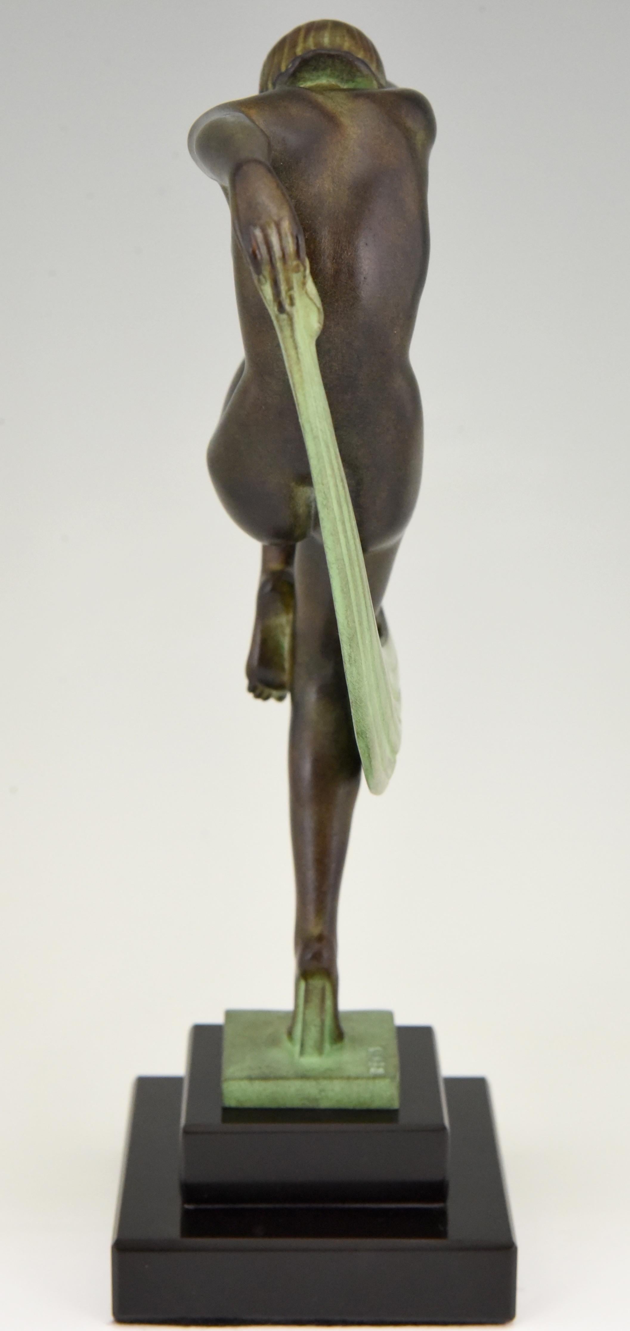 Escultura de estilo Art Déco Folie desnuda bailando de Denis para Max Le Verrier Metal en venta