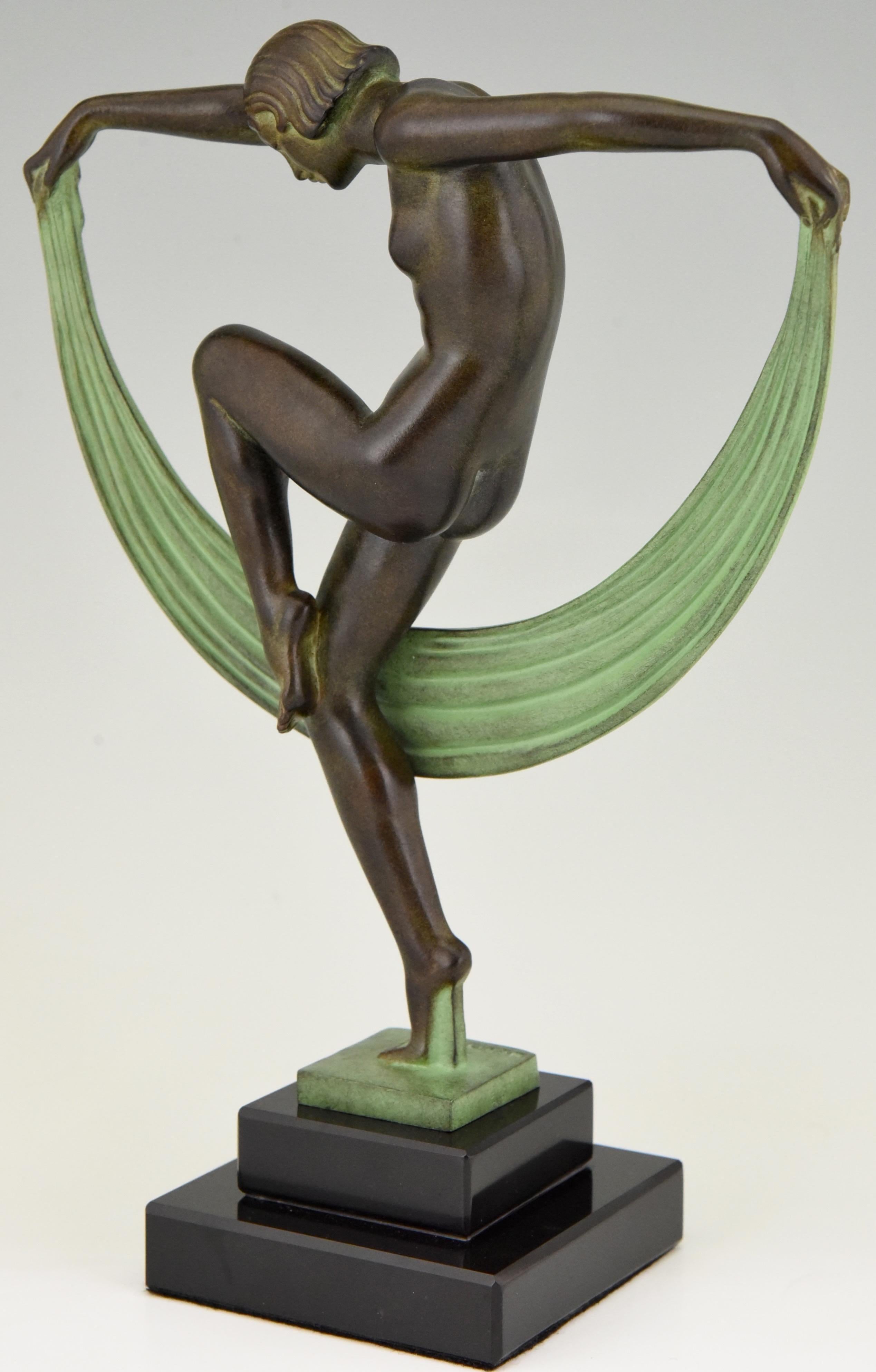 Skulptur im Art-déco-Stil, tanzende nackte Folie im Art-déco-Stil von Denis für Max Le Verrier im Angebot 1