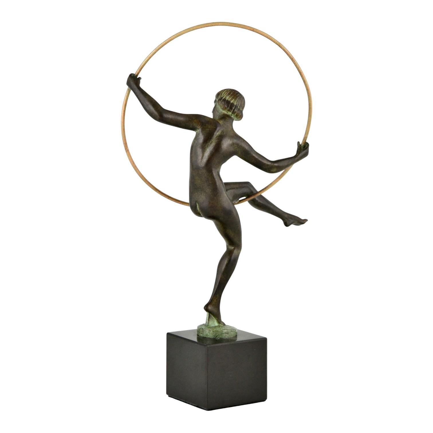 Art Deco style sculpture hoop dancer Briand Marcel Bouraine for Max le Verrier In Excellent Condition For Sale In Antwerp, BE