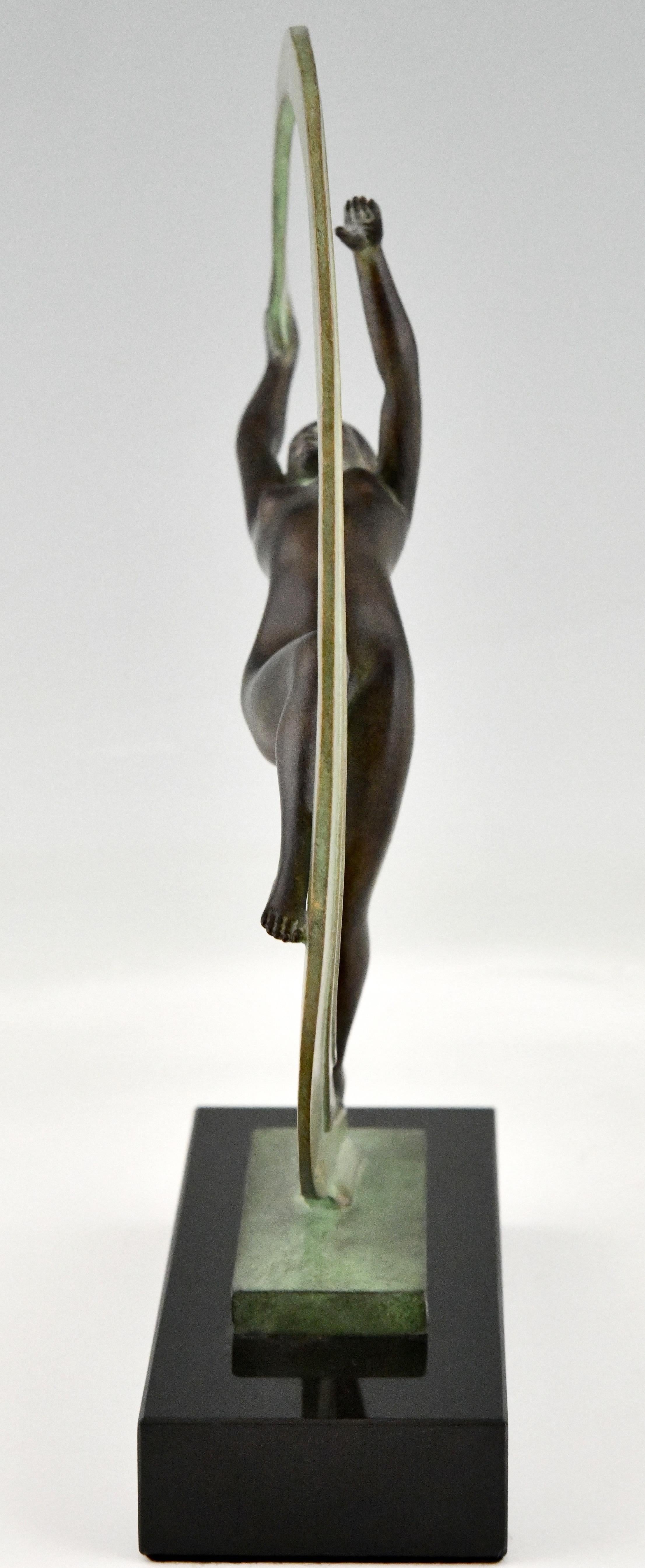 Escultura estilo Art Déco bailarina desnuda con pañuelo Bacchanale de Janle & Max Le Verrier Francés en venta