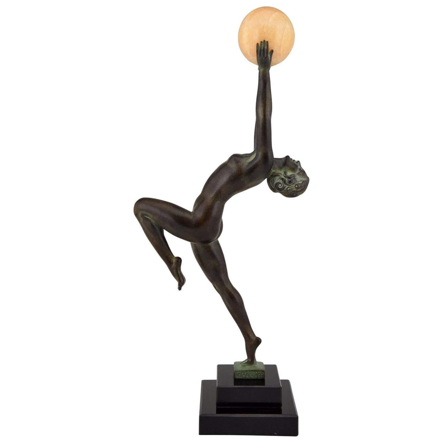 Sculpture d'une danseuse JEU de style Art déco par Max Le Verrier