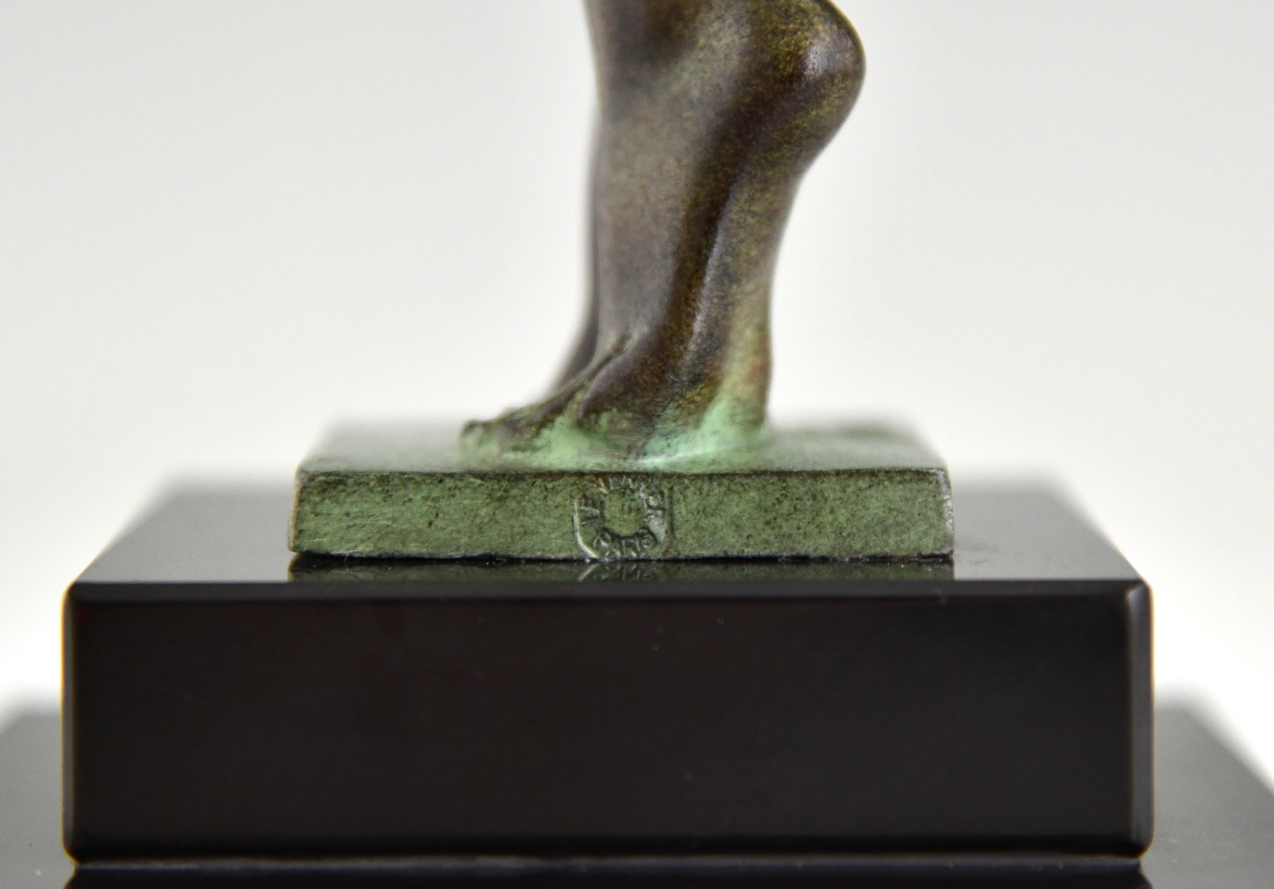 Scultura in stile Art Deco di una ballerina di tamburello u2028FARANDOLE Fayral e Max Le Verrier in vendita 1