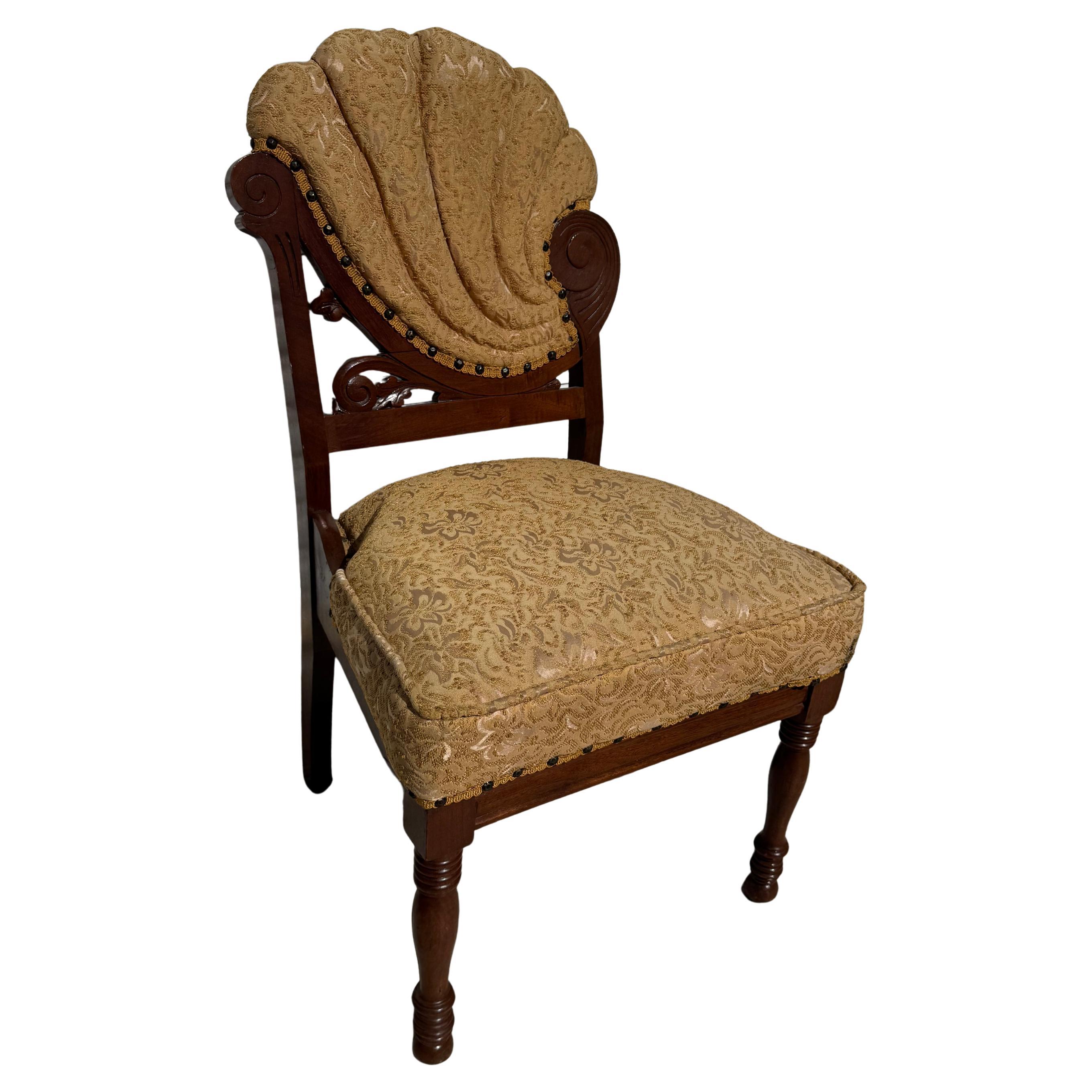 Chaise d
appoint de style Art déco