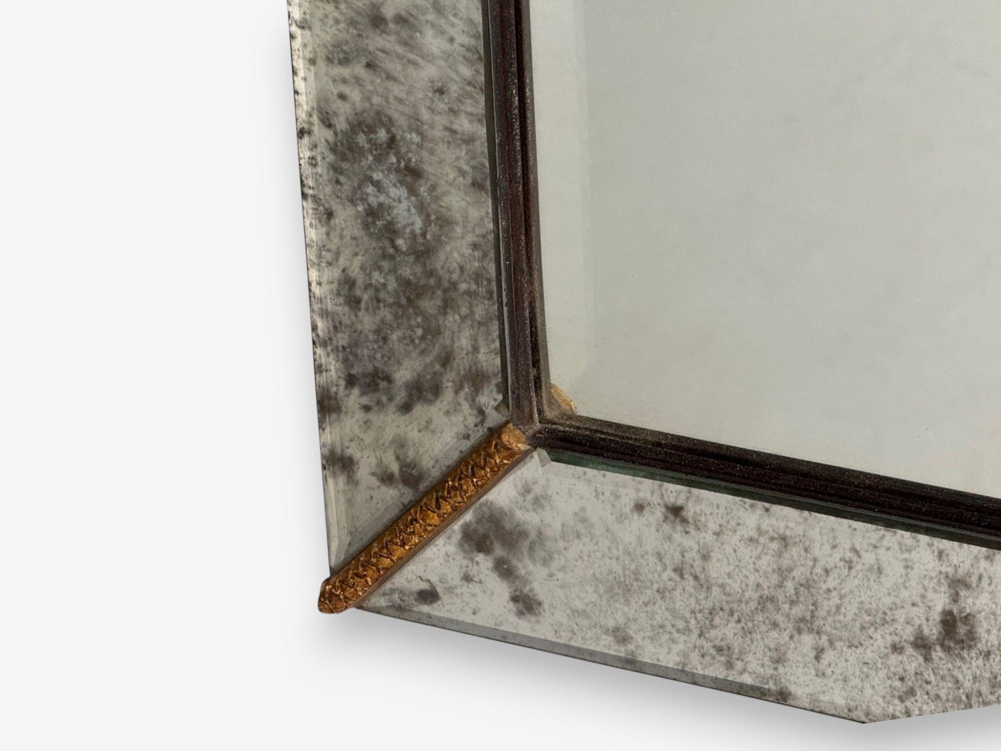 Stile Deco, vetro smussato anticato argento, specchi veneziani da parete in vendita 1