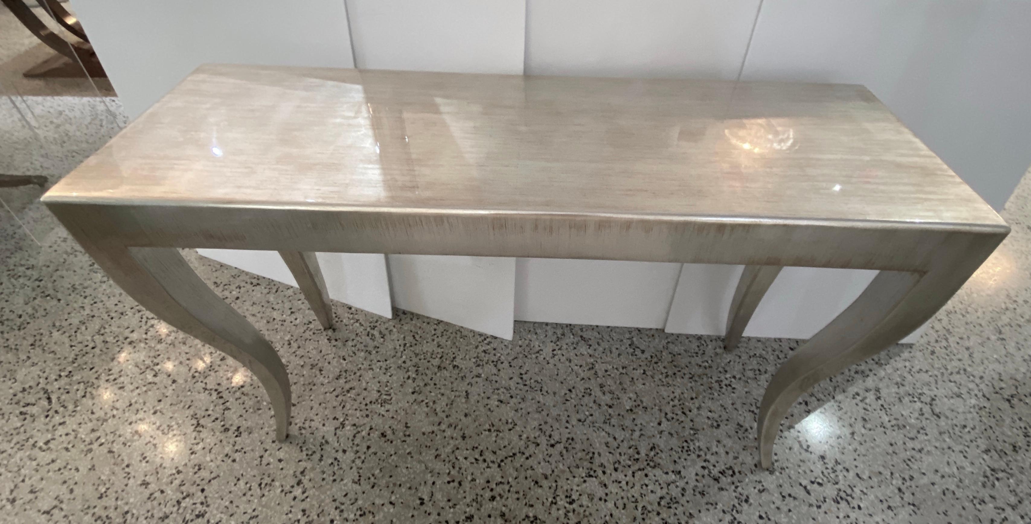 Art déco Table console à feuilles d'argent de style A Silver Deco en vente