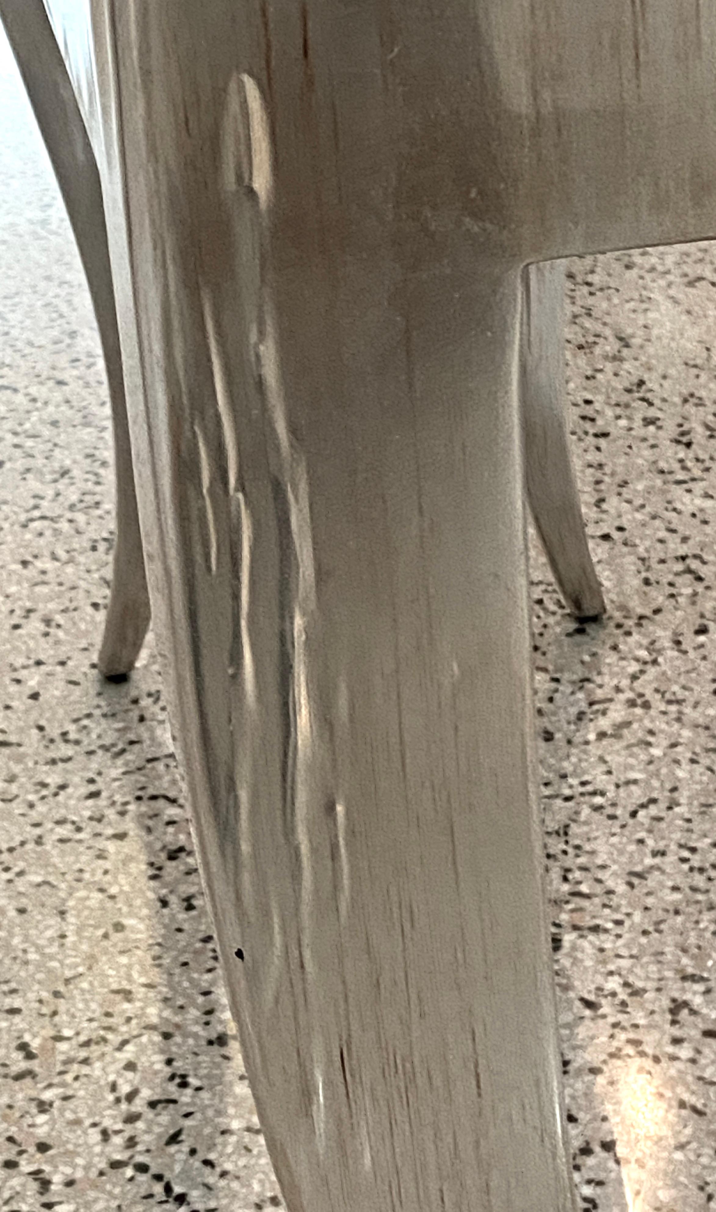 Table console à feuilles d'argent de style A Silver Deco Bon état - En vente à West Palm Beach, FL
