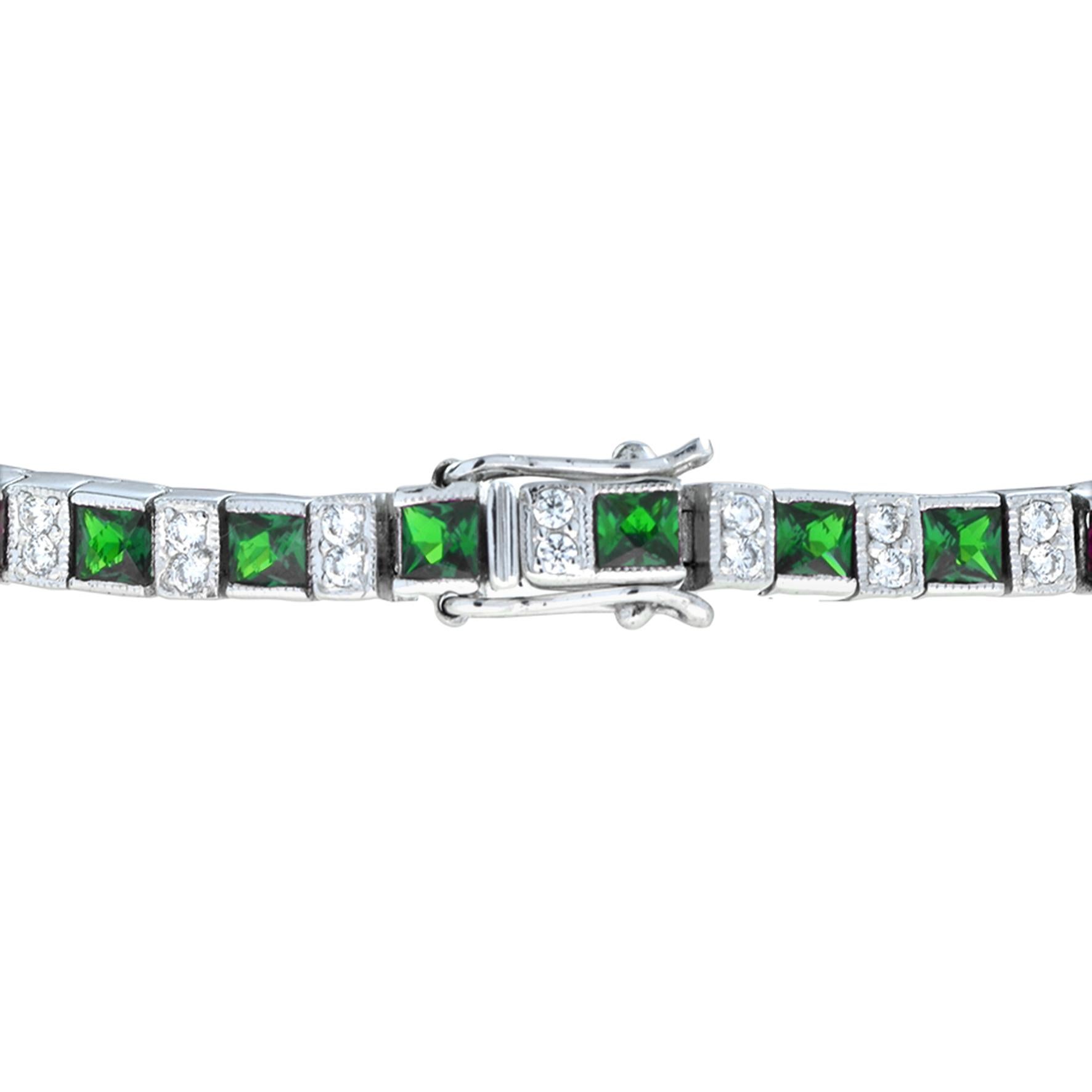 Art déco Art Deco Style Square Green Emerald & Diamond White Gold Line Tennis Bracelet en vente