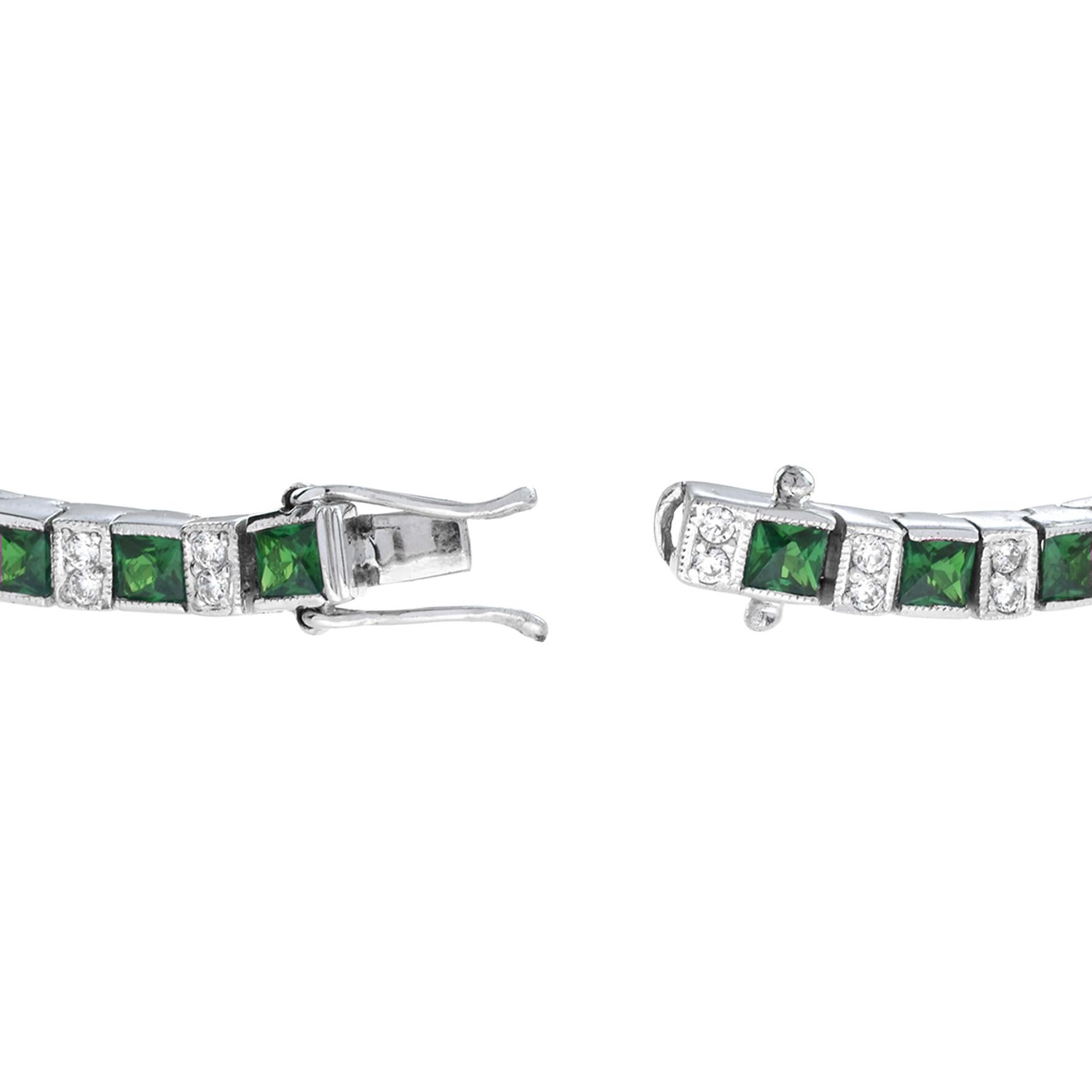 Taille carrée Art Deco Style Square Green Emerald & Diamond White Gold Line Tennis Bracelet en vente