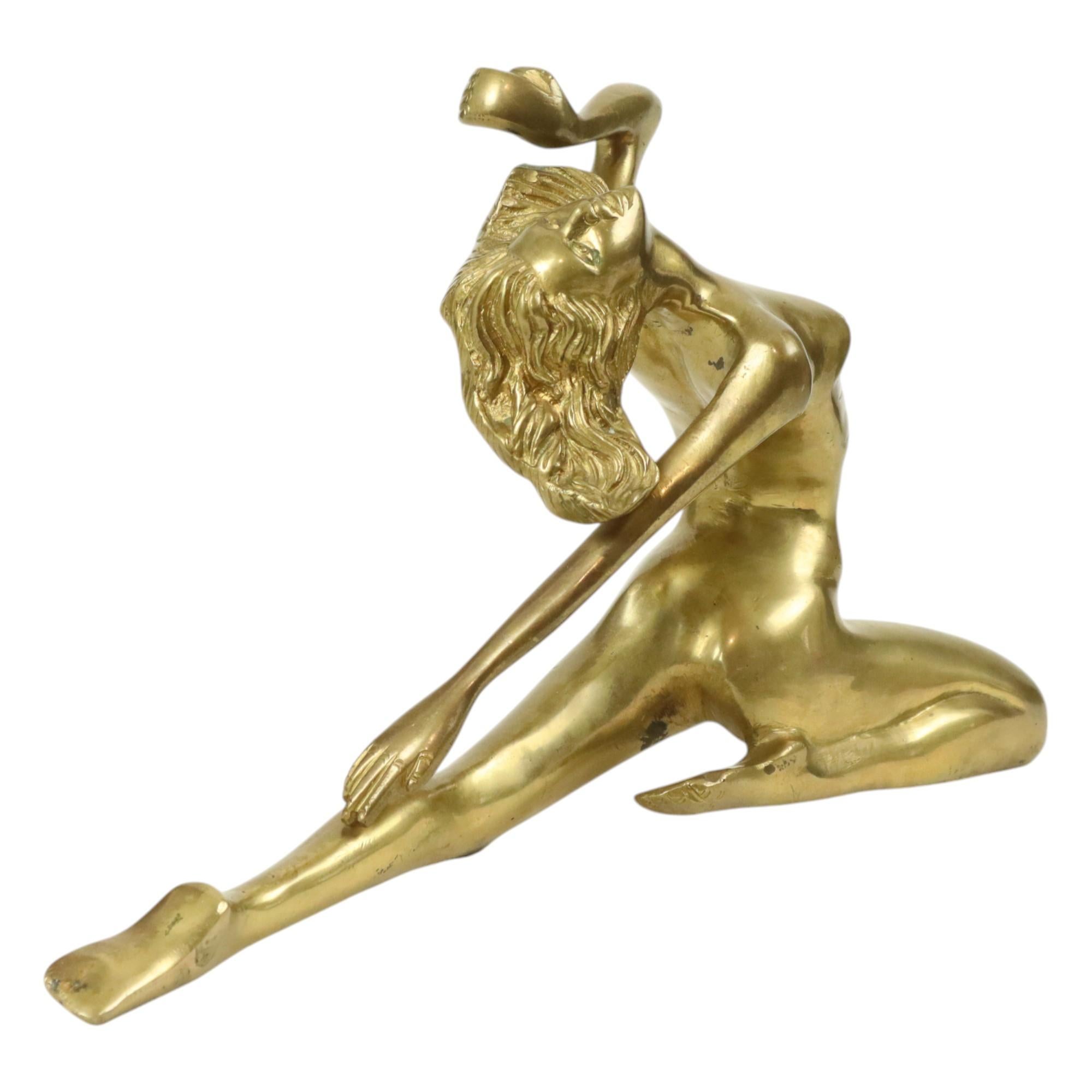 Ottone Statua in stile Art Deco Eleg Donna Nuda in ottone massiccio in vendita