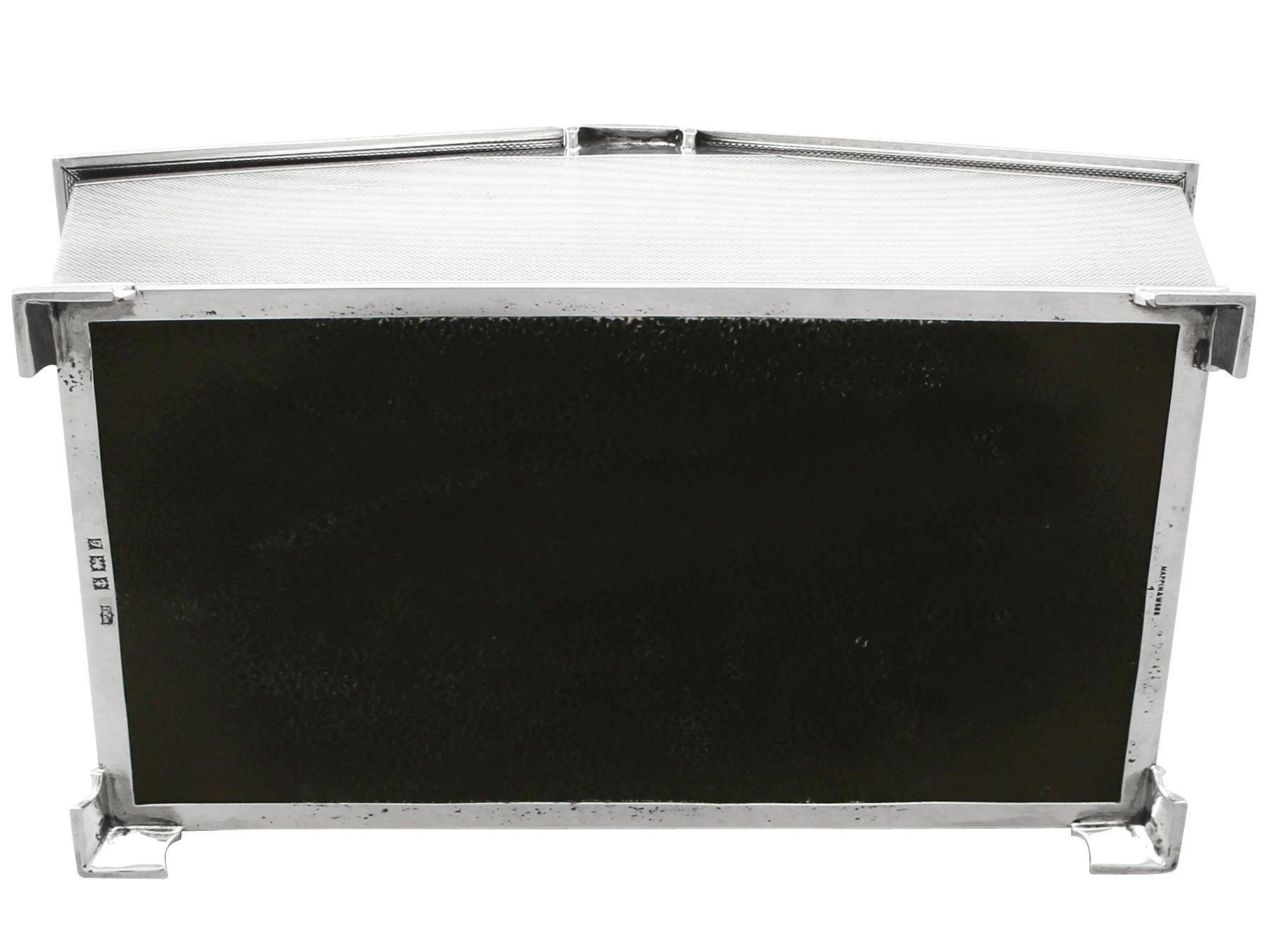 Mappin & Webb Ltd Scatola per sigarette in argento Sterling in stile Art Deco in vendita 5