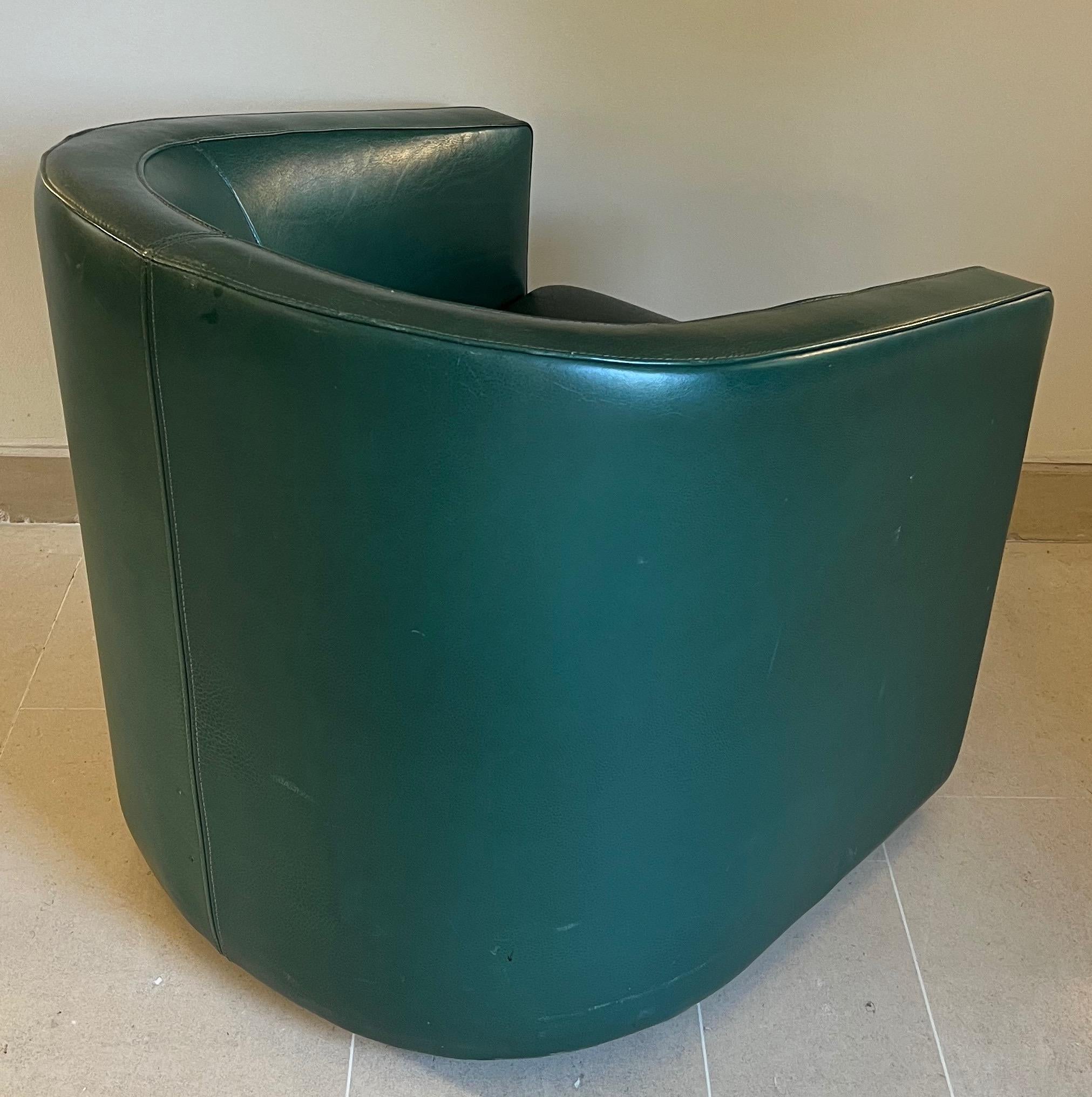 Art Deco Style Swivel Green Leather Club Armchair. Circa 1980 For Sale 1