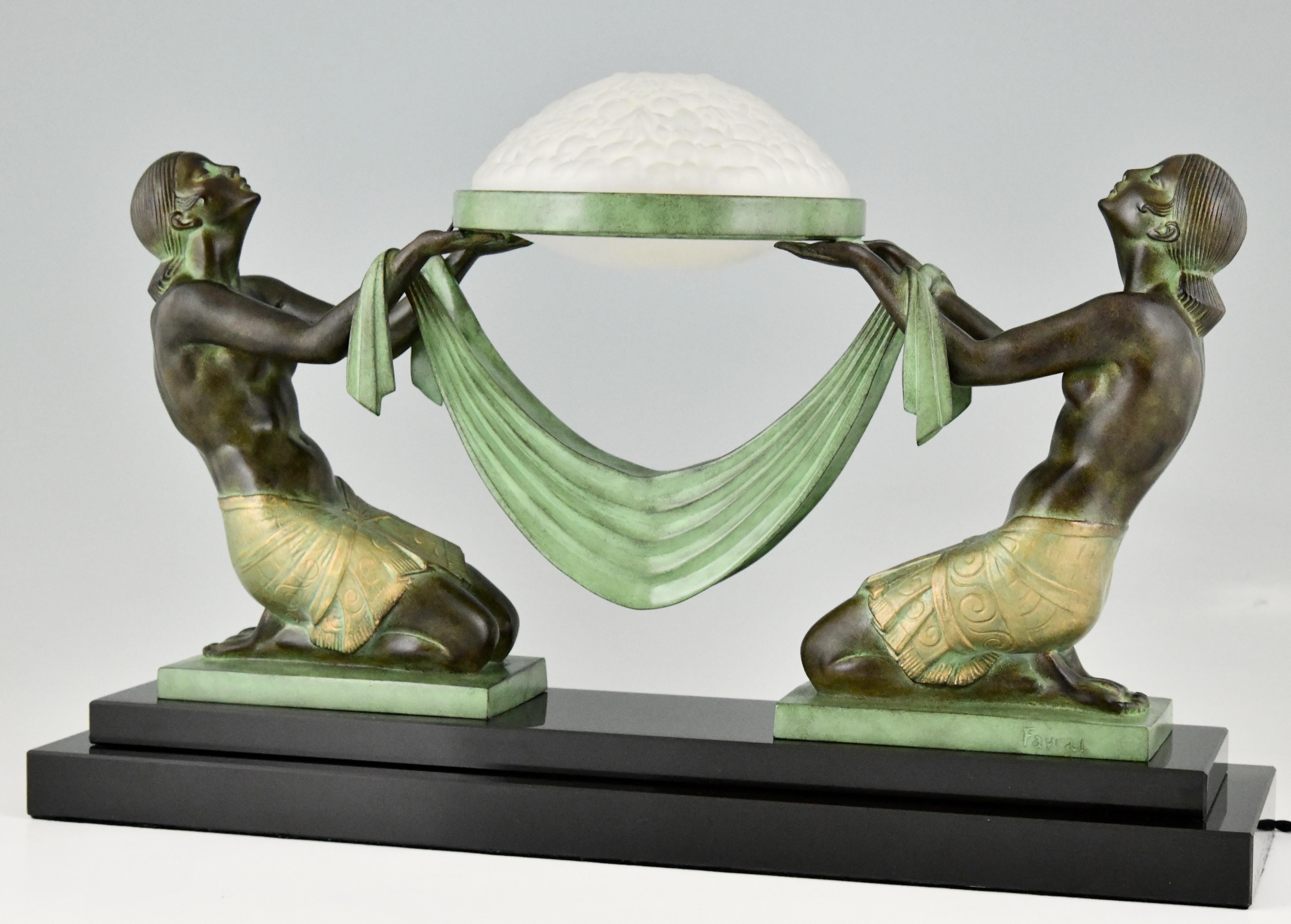 French Art Deco Style Table Lamp with Two Kneeling Nudes by Fayral for Max Le Verrier For Sale