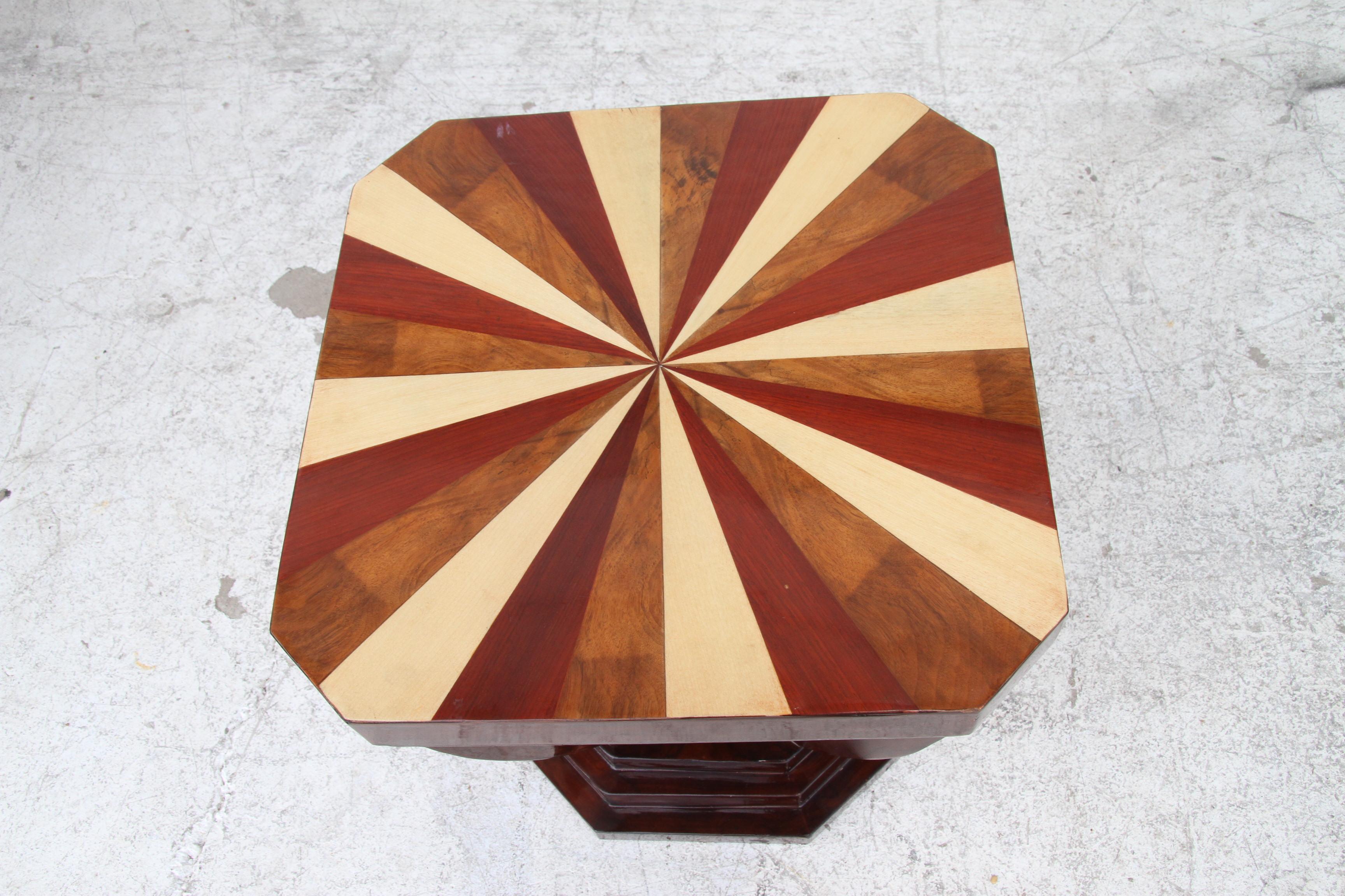 Art Deco Style Tables  In Good Condition For Sale In Pasadena, TX