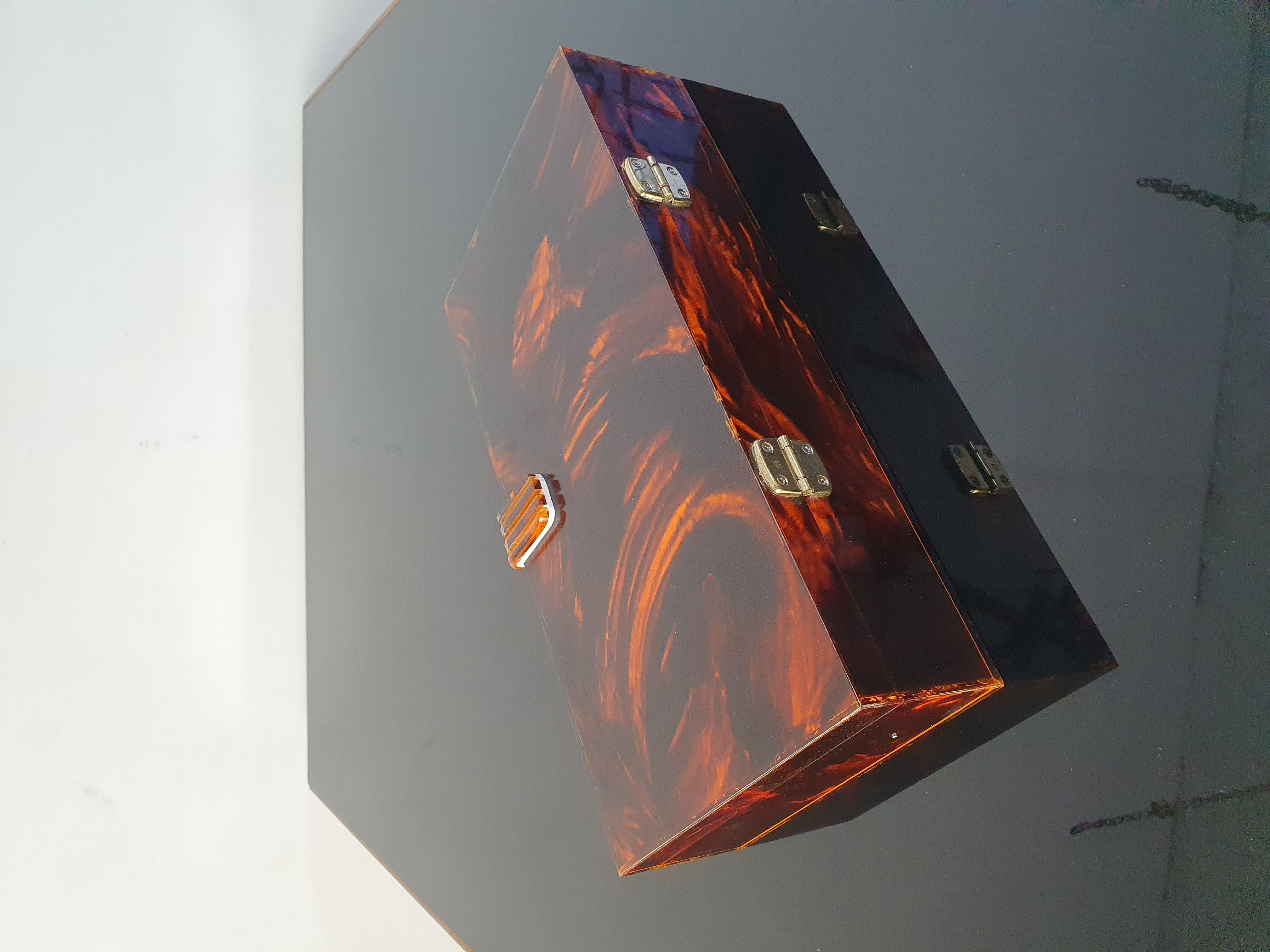 Art Deco Stil Schildkröte Lucite Trinket Box  im Zustand „Gut“ im Angebot in Albano Laziale, Rome/Lazio