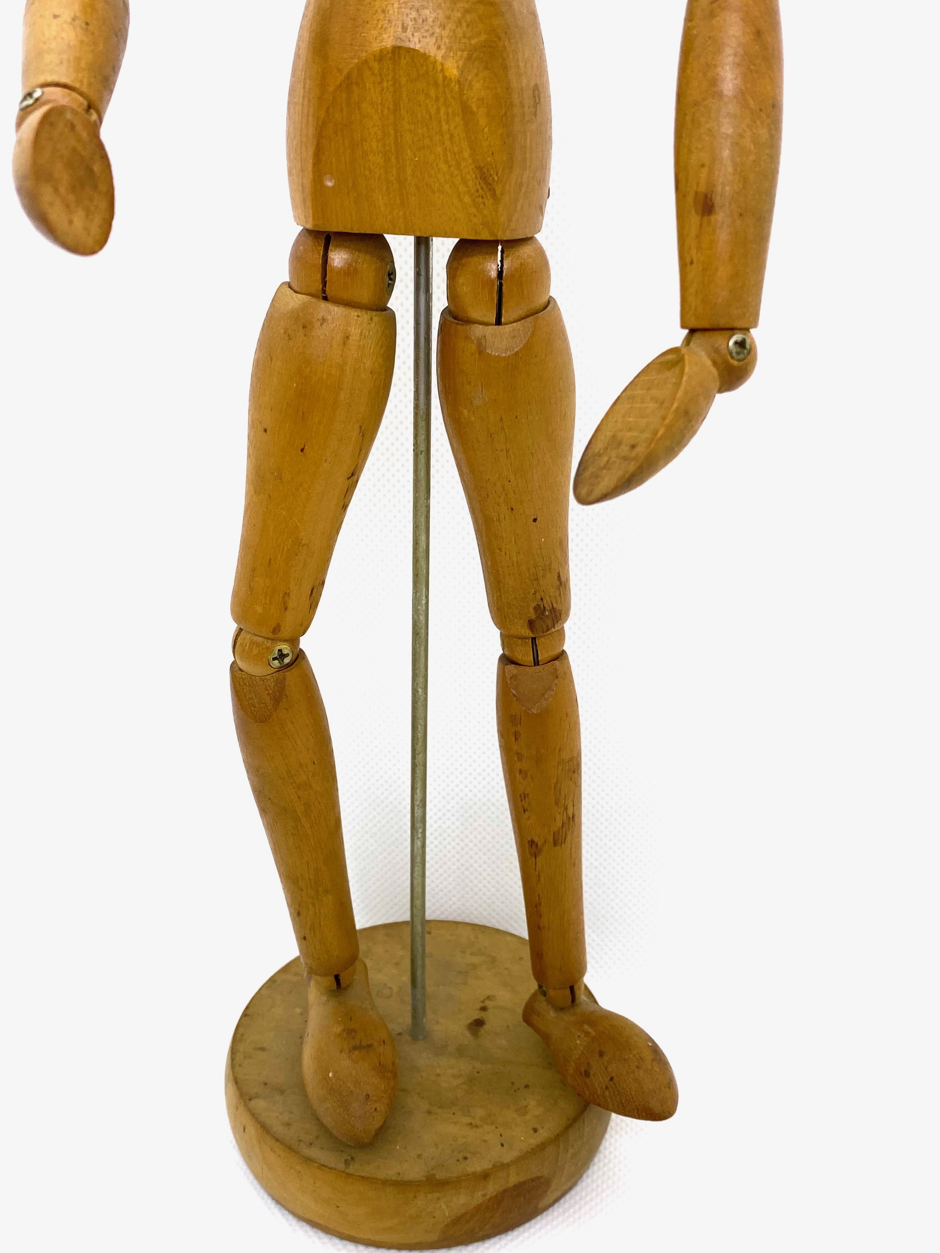 Allemand Modèle vintage de mannequin d'artiste en bois traditionnel de style Art Déco, années 1950 en vente