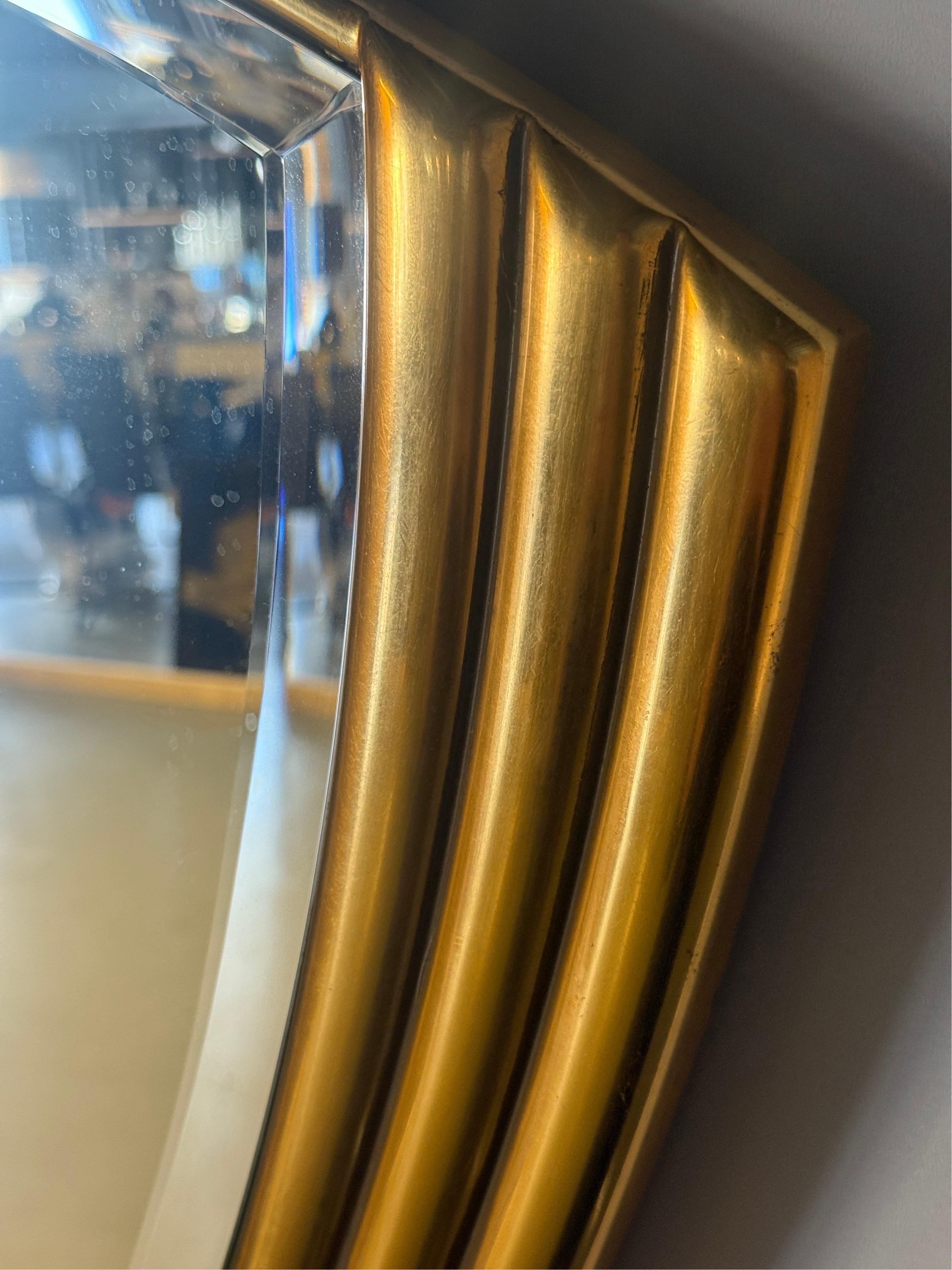 Miroir mural doré de style Art-déco avec console 1970 Belgique -set- en vente 1