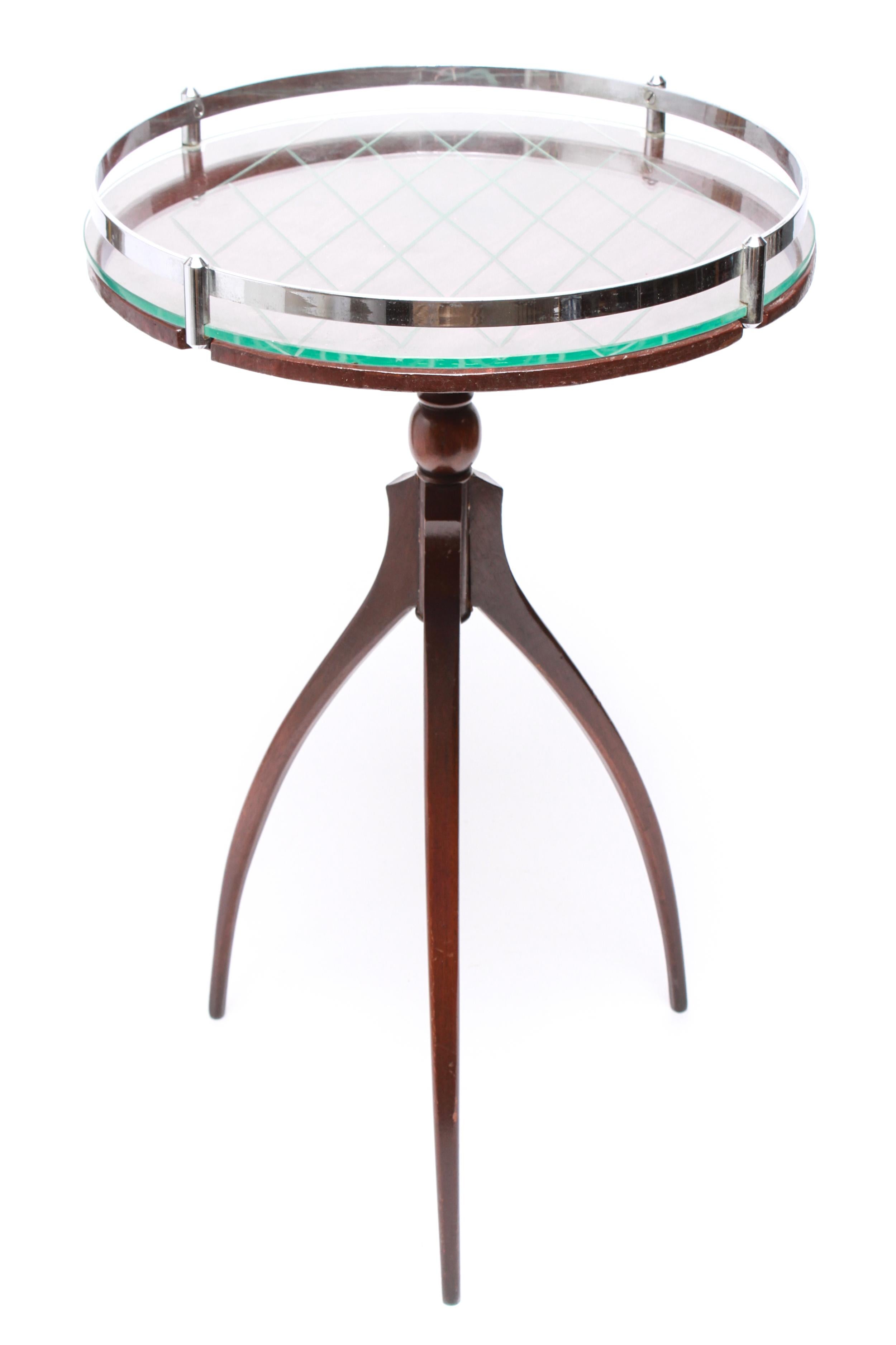 Art Deco style tripod side table in wood with a removable glass serving tray top with a chromed metal gallery and an etched diamond motif. The piece is in great vintage condition with age-appropriate wear.