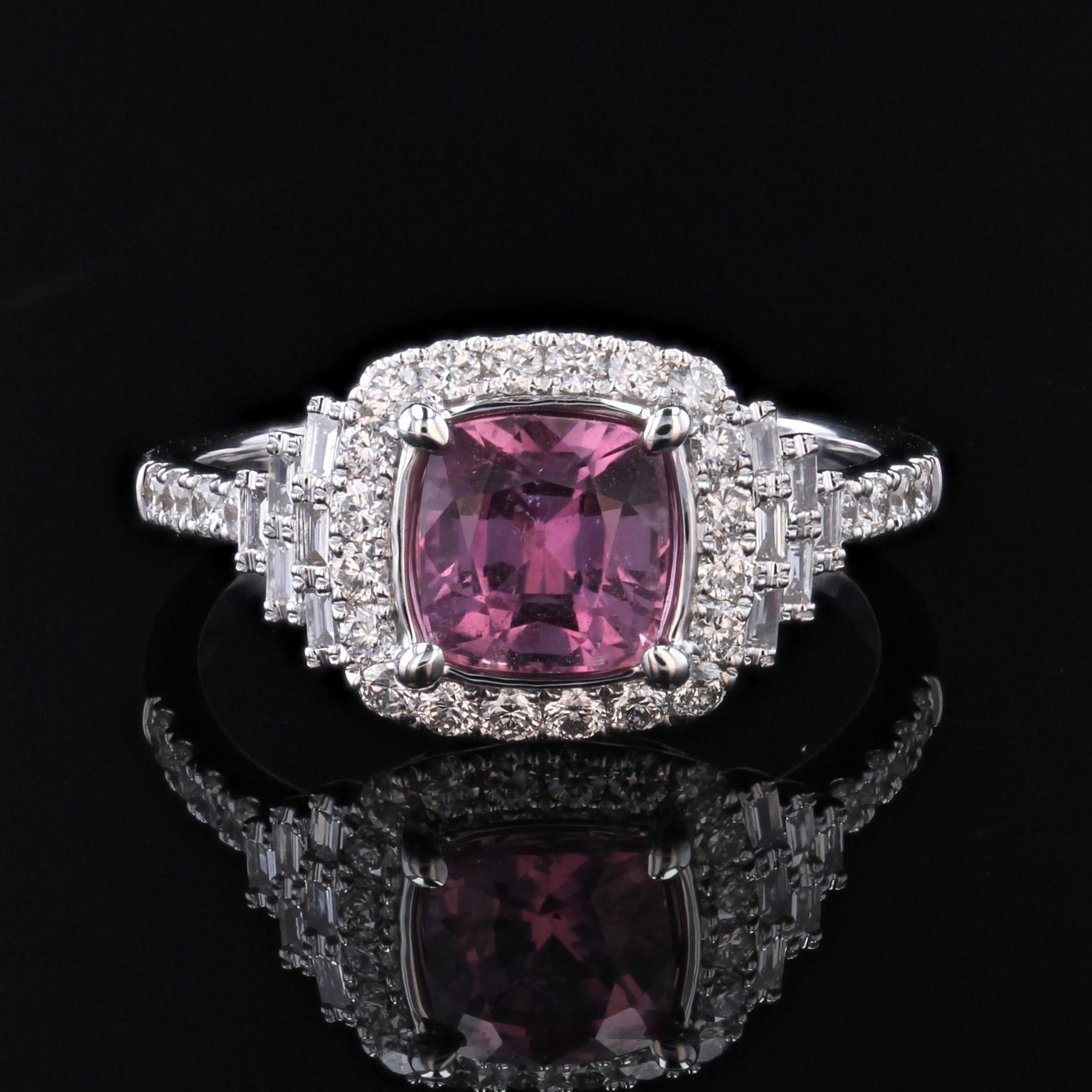 Art Deco Style Unheated Pink Ceylon Sapphire Diamonds 18 Karat White Gold Ring In New Condition For Sale In Poitiers, FR