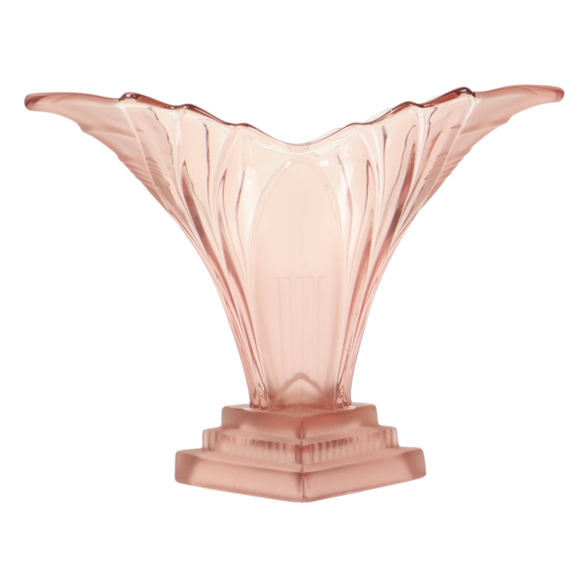 Art Deco Style Vase Model Greta 1950s Walther VEB Sachsenglas For Sale 2